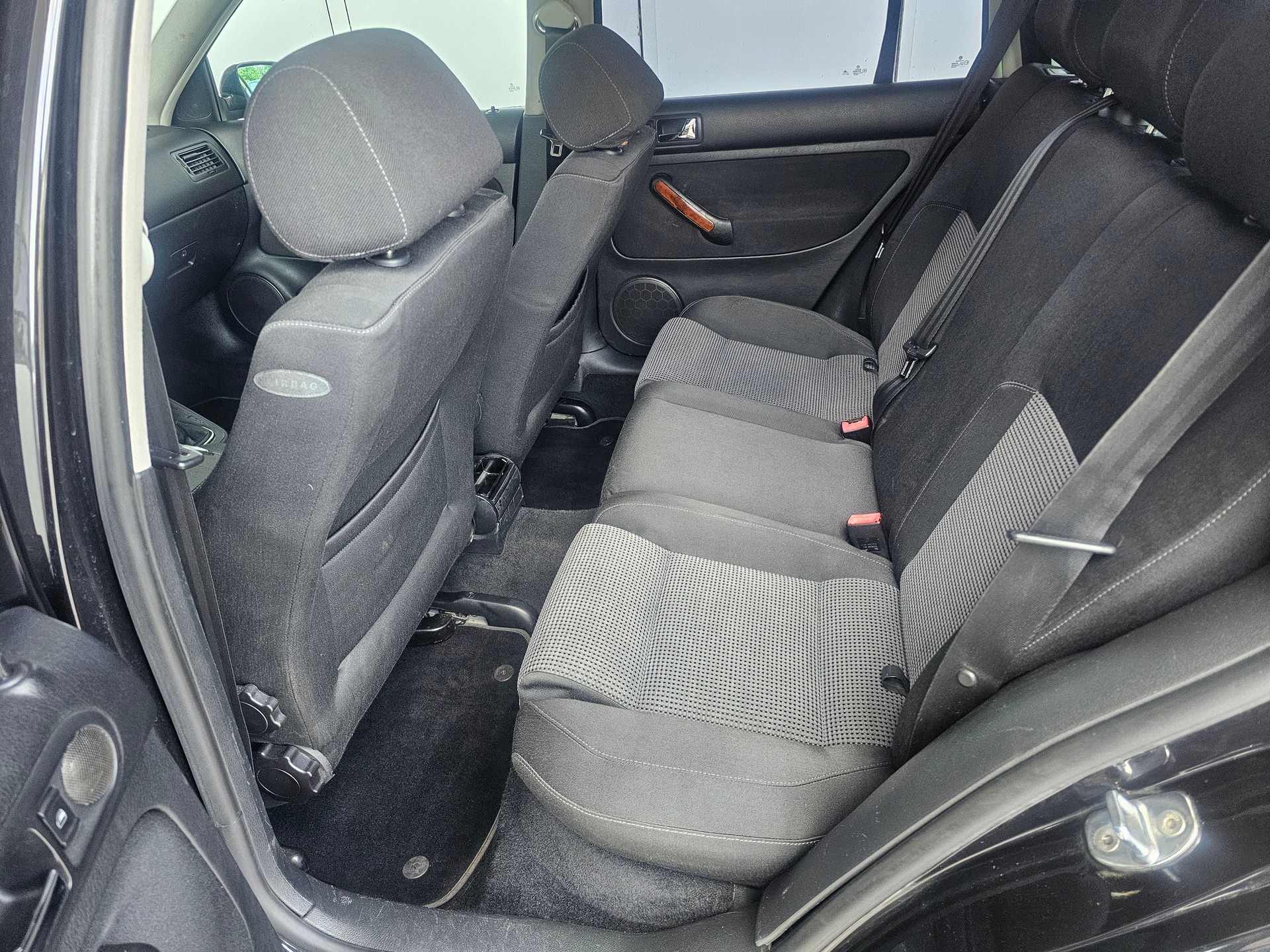 VW Bora Variant 1.9TDI PD Highlline 4Motion-image-9