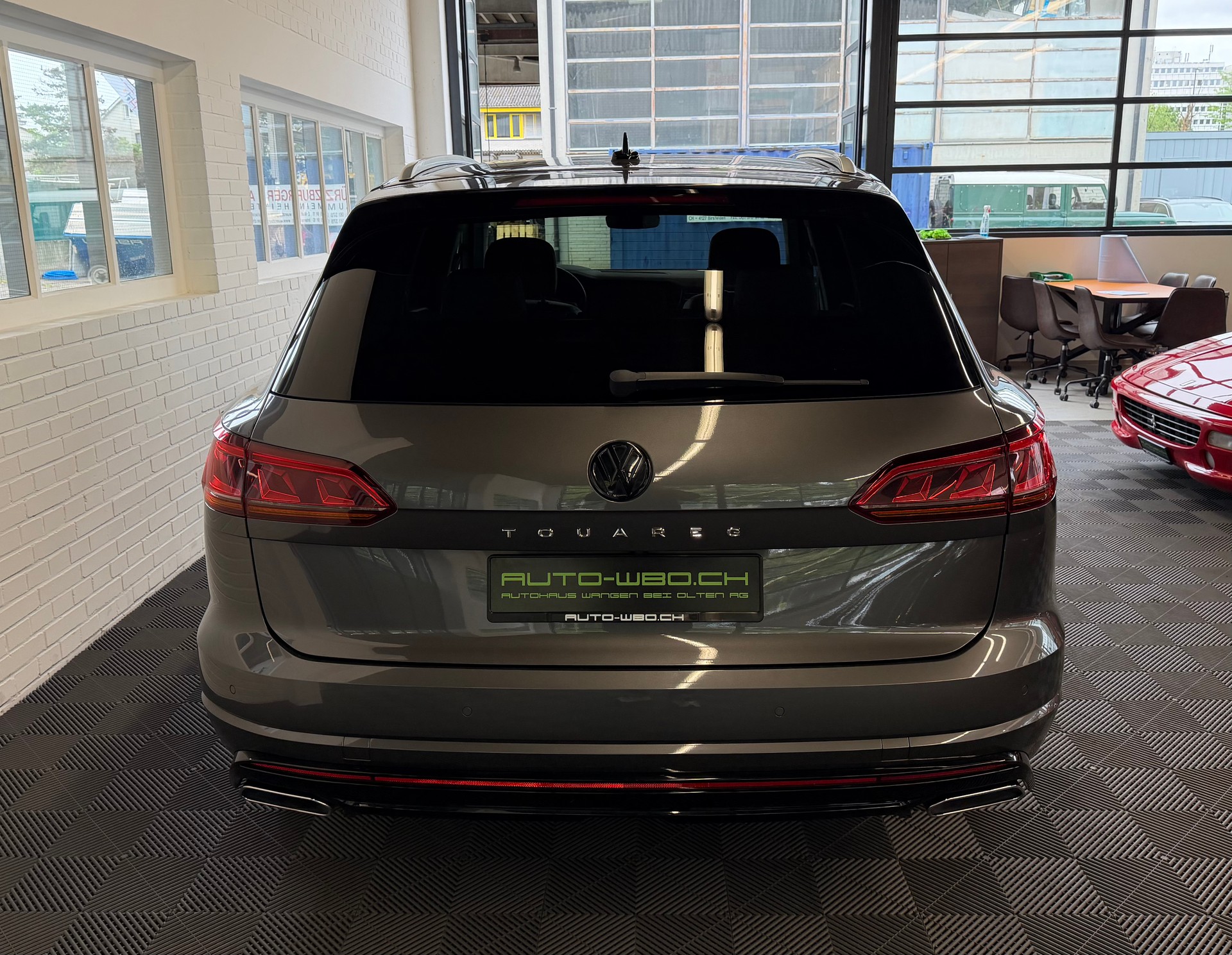 VW Touareg 4.0 V8 421 PS TDI 4X4 R-LINE Atmosphere Tiptronic-showroom-element-3