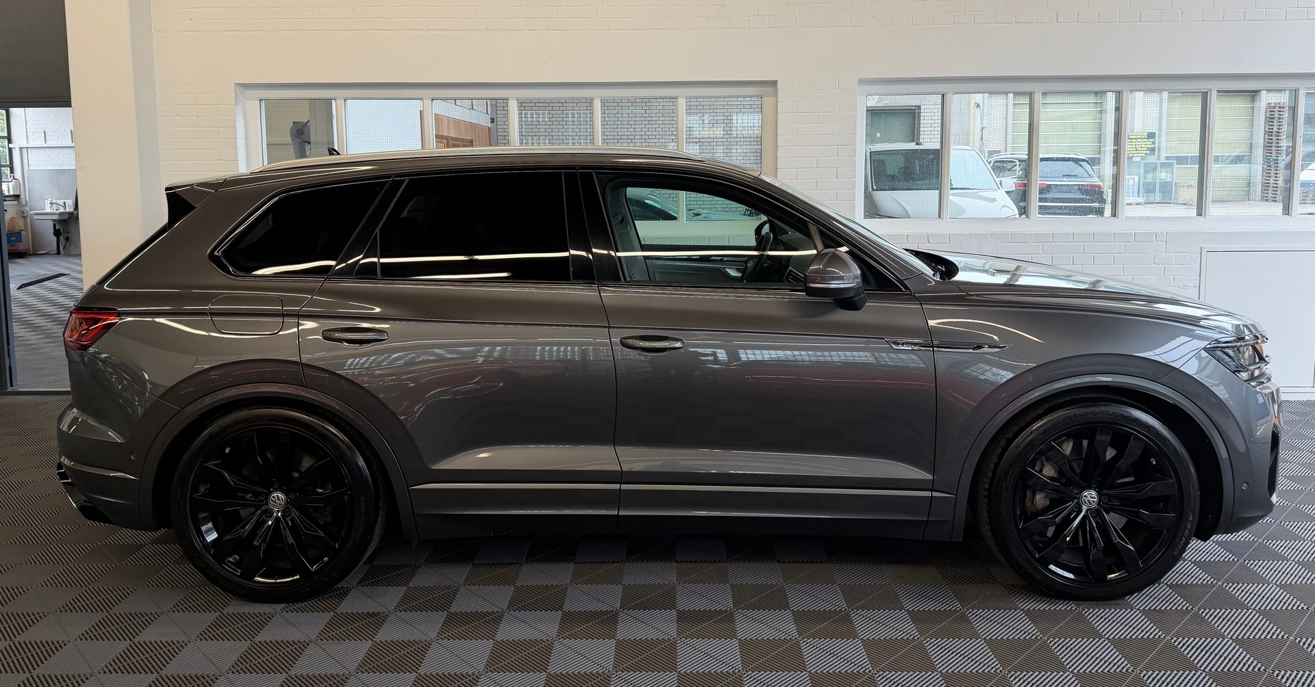 VW Touareg 4.0 V8 421 PS TDI 4X4 R-LINE Atmosphere Tiptronic-showroom-element-1