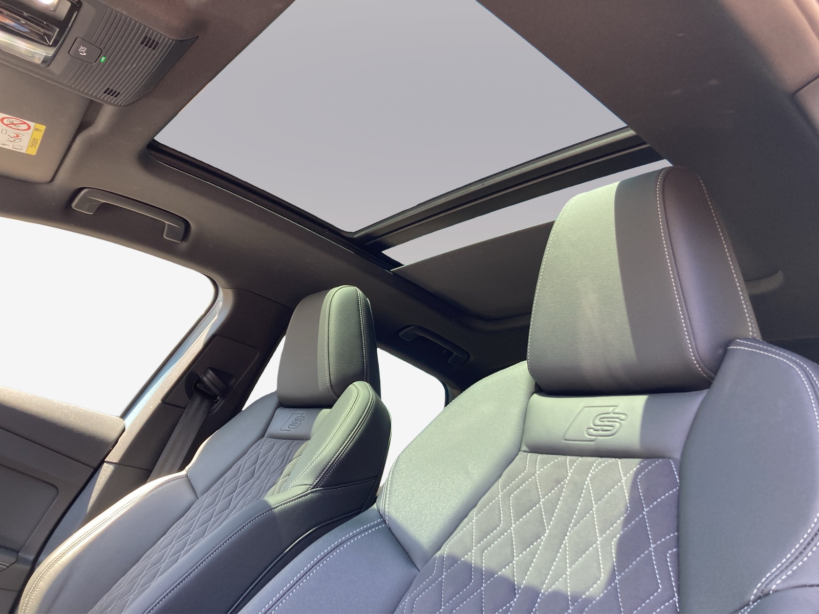 AUDI Q4 e-tron 50 quattro-image-15