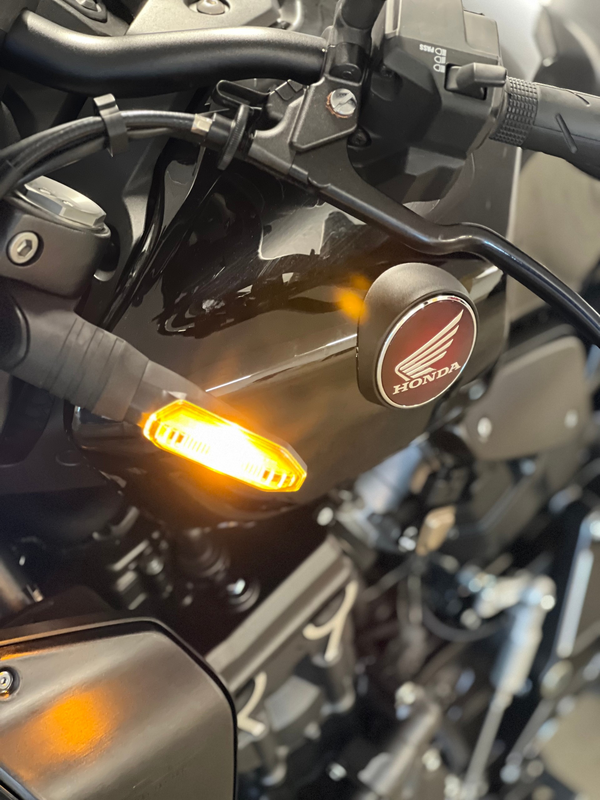 HONDA CB 1000 R Black Edition-image-6