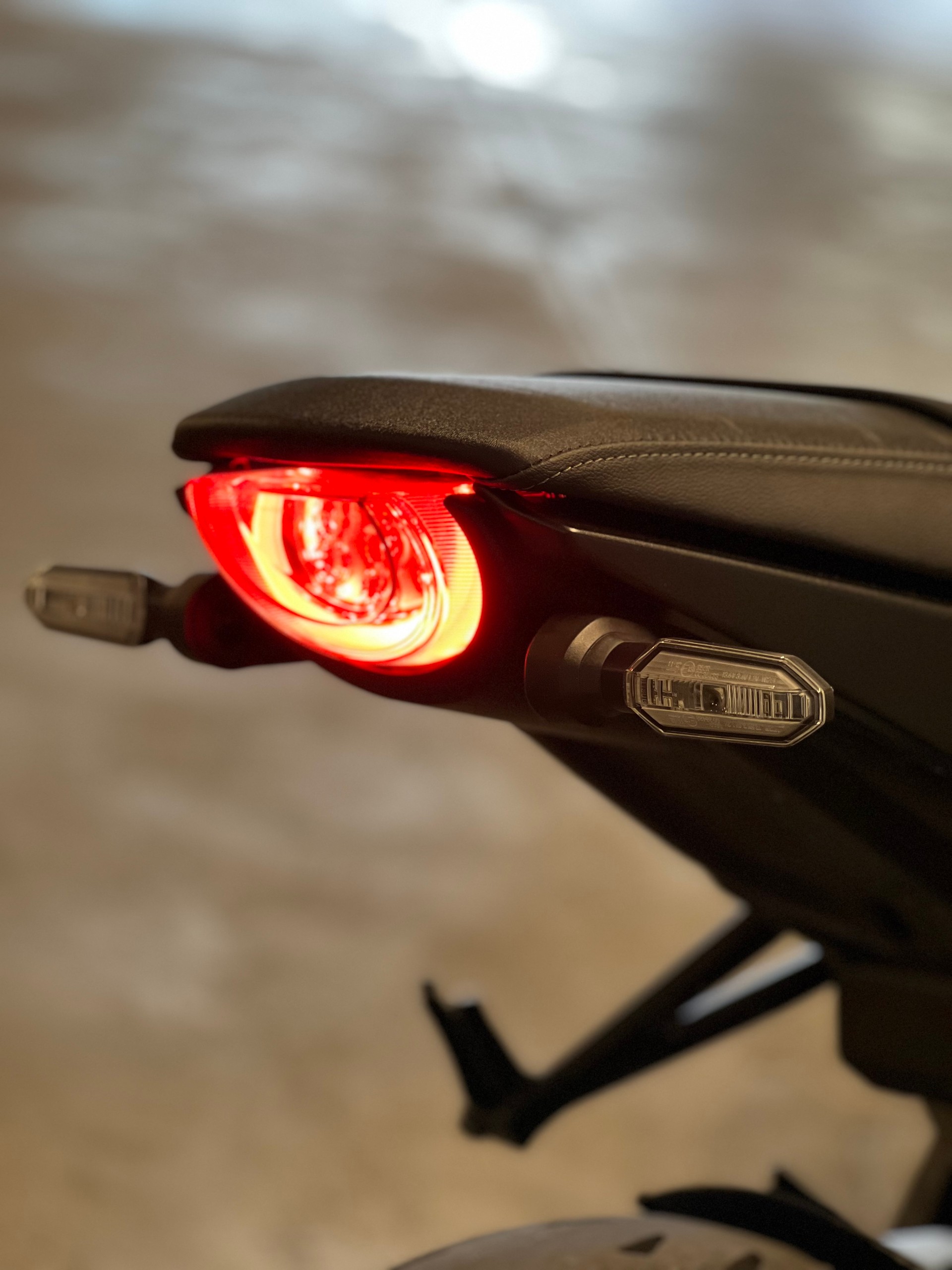 HONDA CB 1000 R Black Edition-image-10