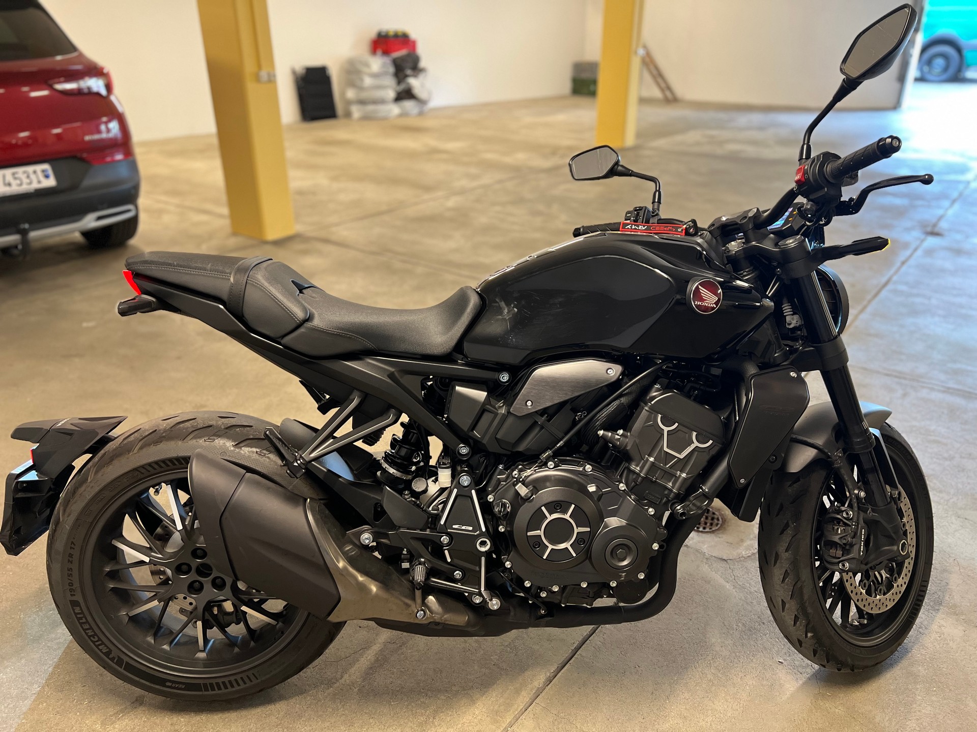 HONDA CB 1000 R Black Edition-image-1