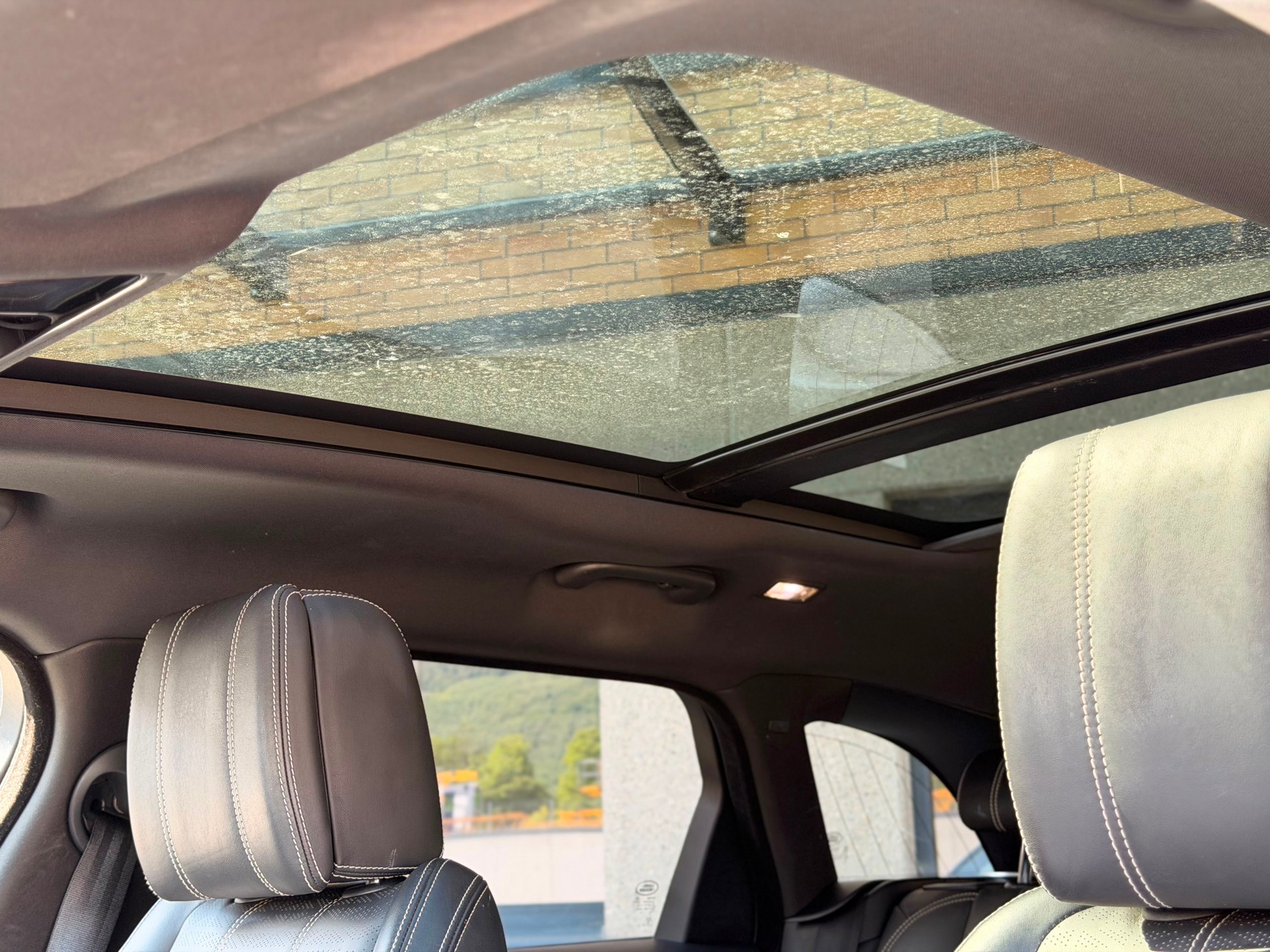 LAND ROVER Range Rover Velar R-Dynamic D 300 HSE Automatic-image-15