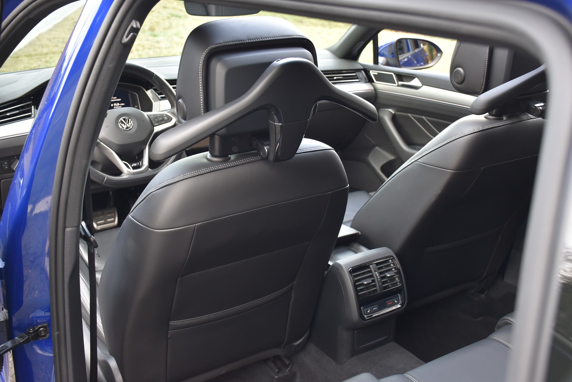 VW 2.0 TDI 240 Elegance DSG 4m-image-5