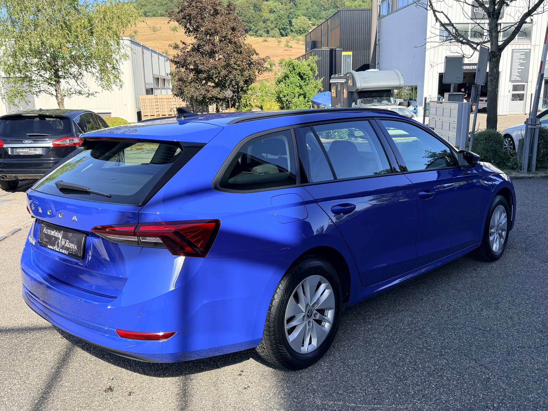 SKODA Octavia Combi 2.0 TDI DSG Ambition-showroom-element-2