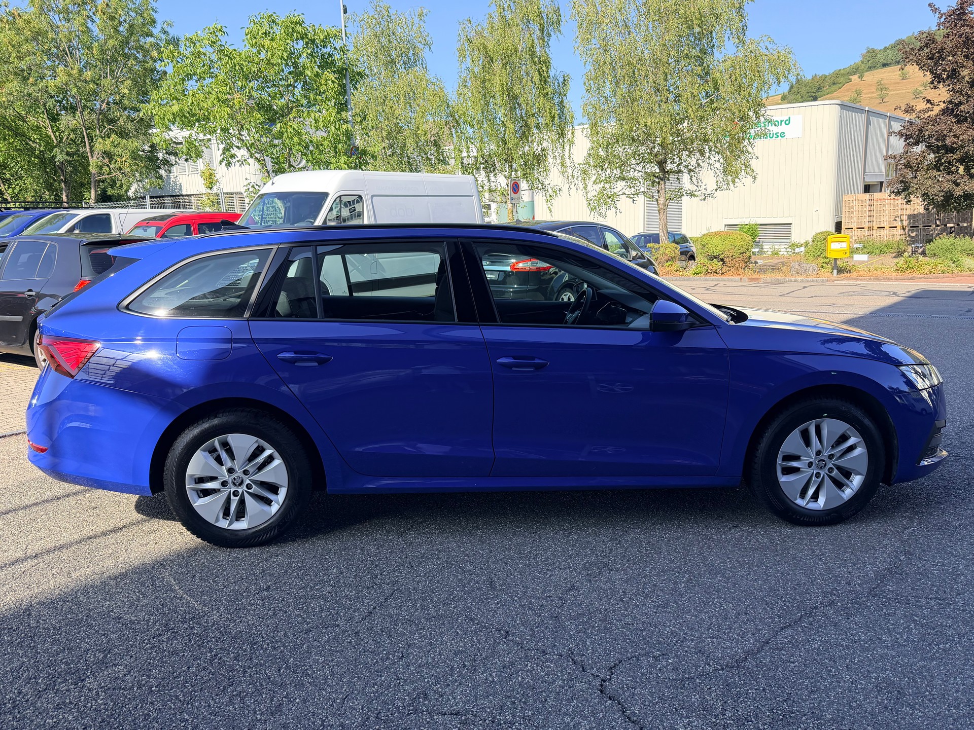 SKODA Octavia Combi 2.0 TDI DSG Ambition-showroom-element-1