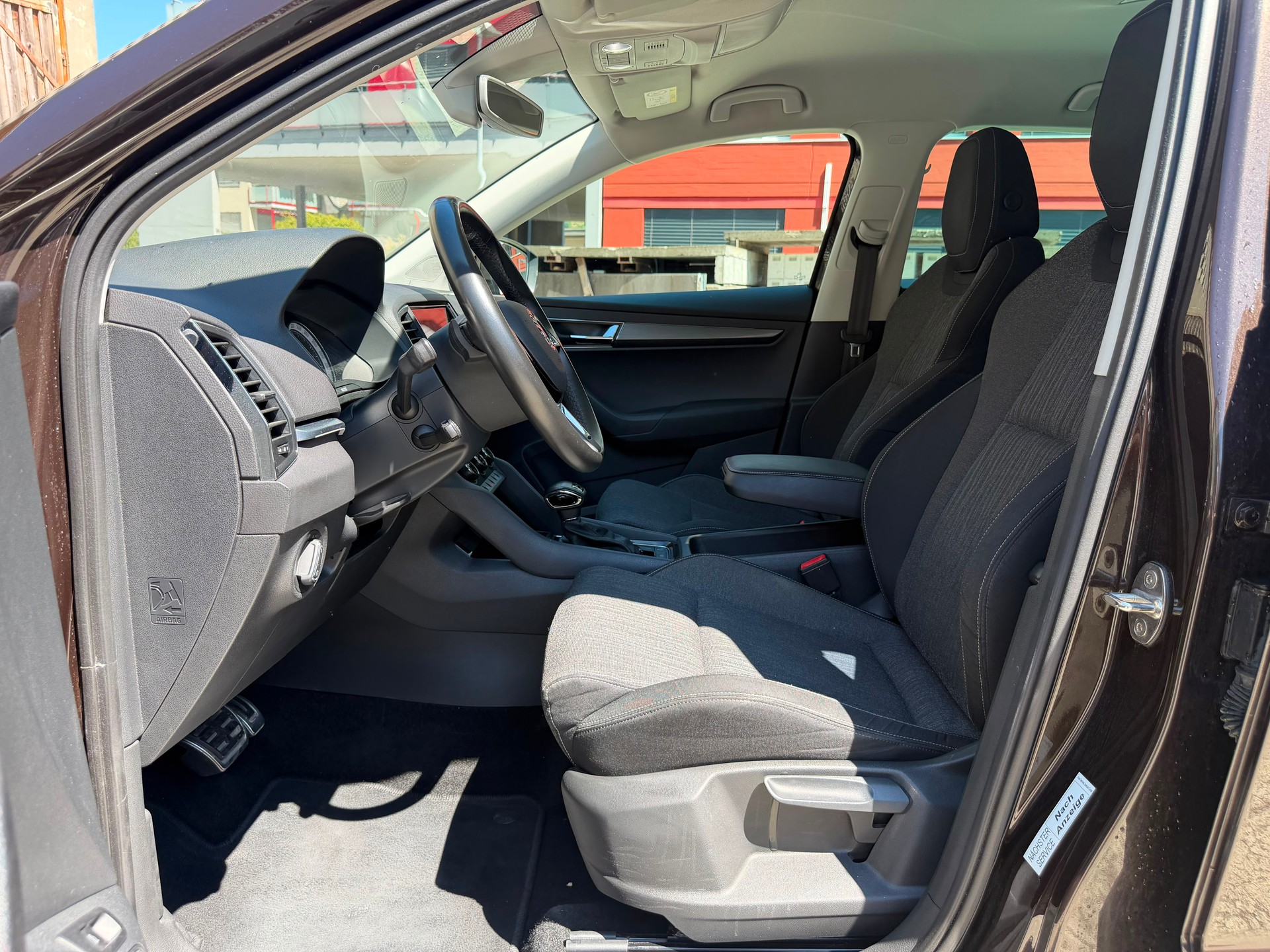 SKODA Karoq 2.0 TDI CR Style 4x4 DSG-image-6