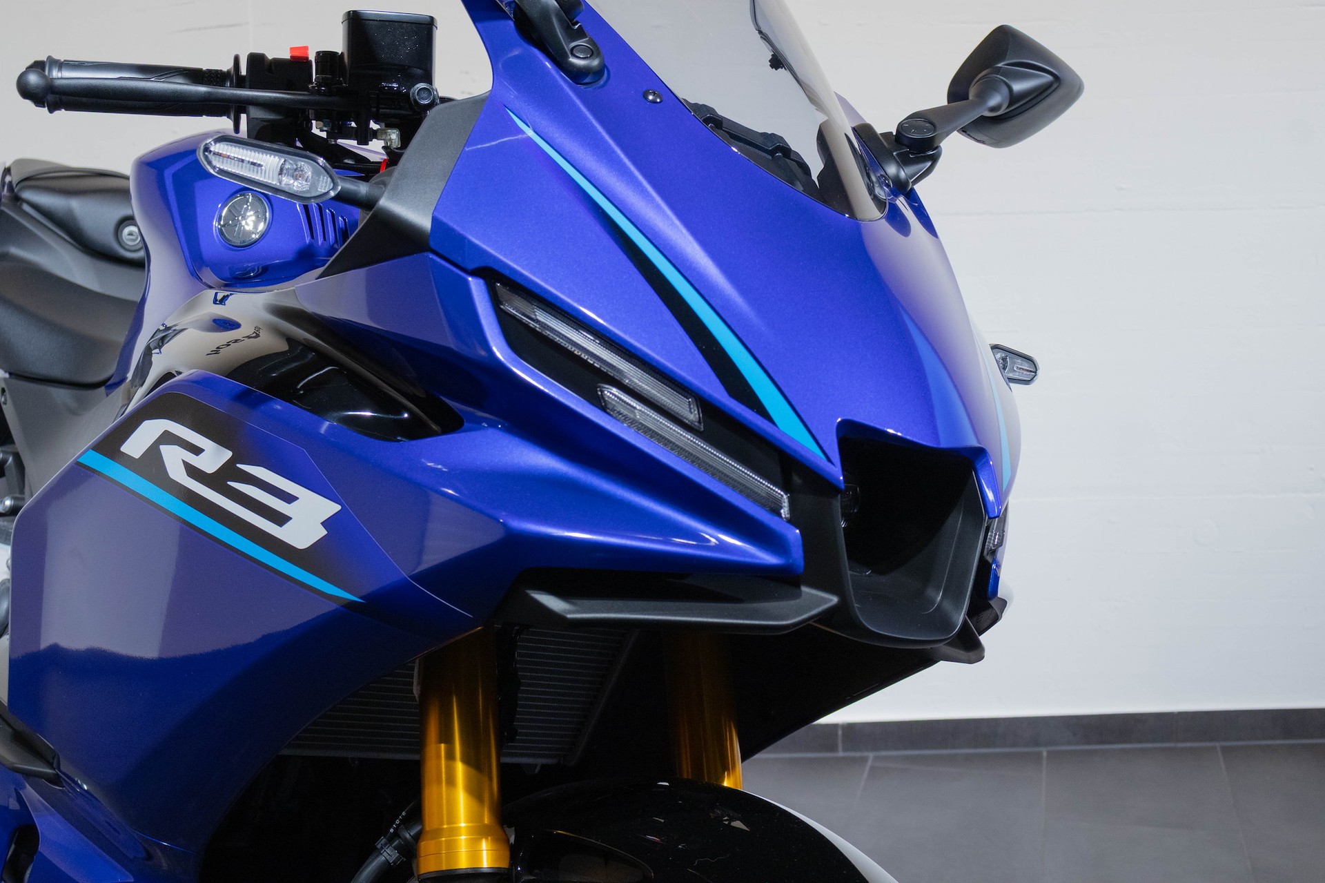 YAMAHA R3-image-7