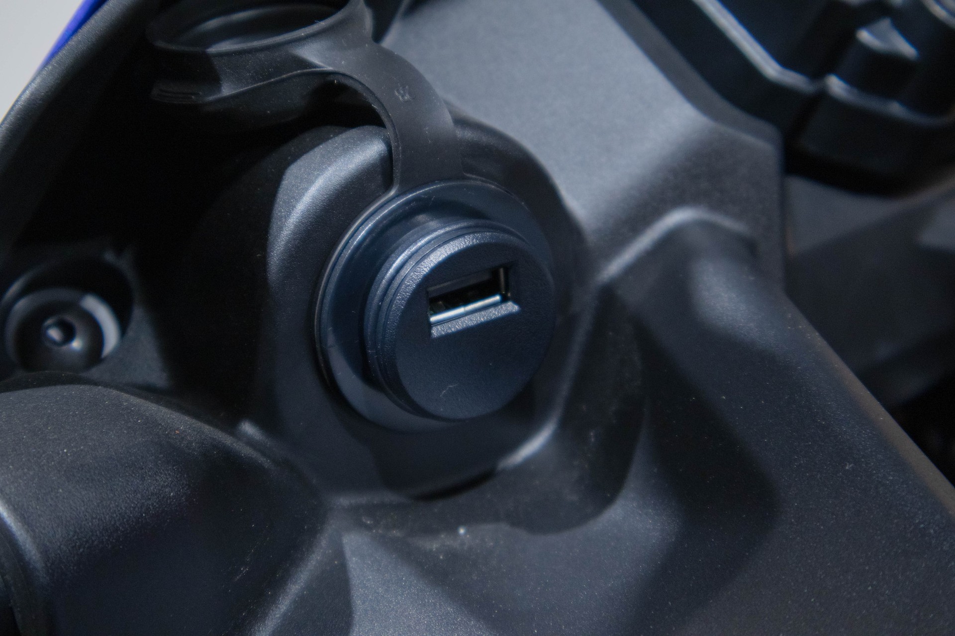 YAMAHA R3-image-11