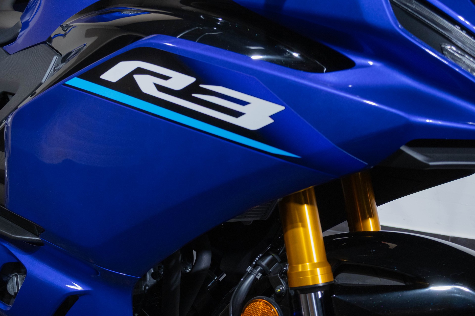 YAMAHA R3-image-8