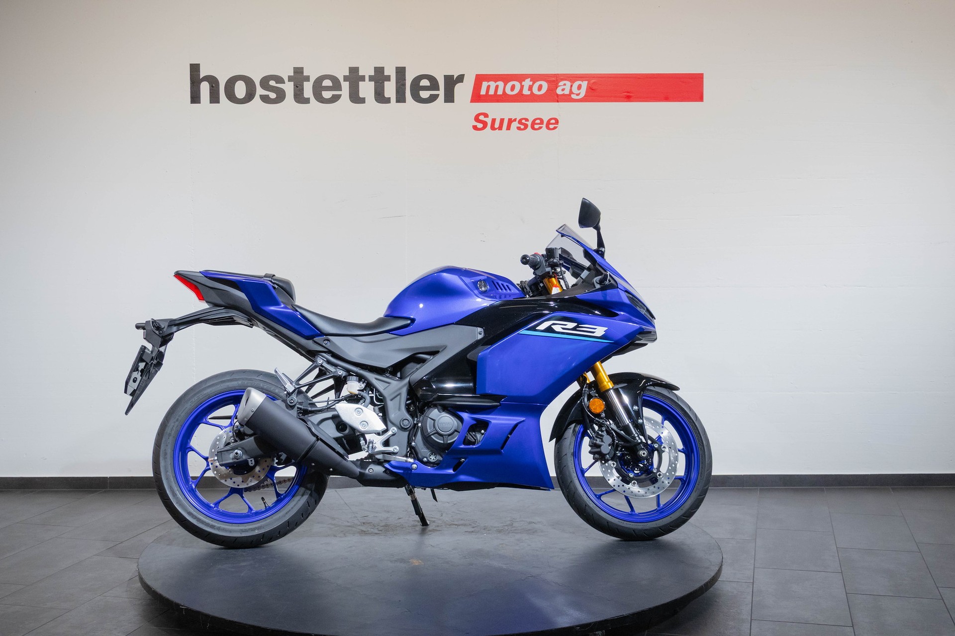 YAMAHA R3-showroom-element-1