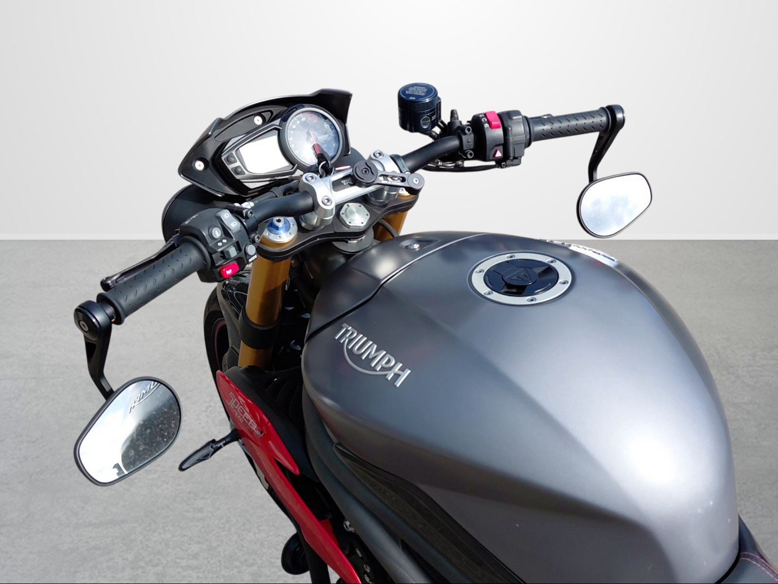 TRIUMPH Speed Triple R 1050 ABS-image-5
