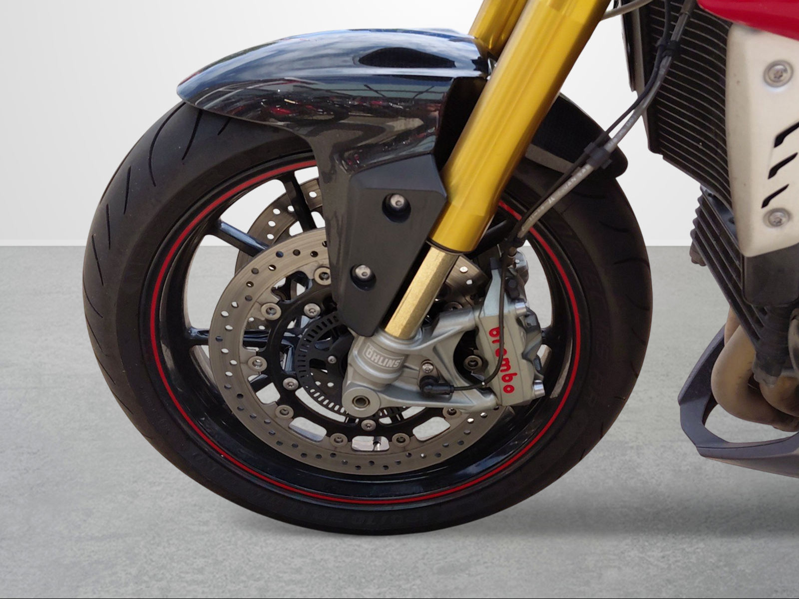 TRIUMPH Speed Triple R 1050 ABS-image-3