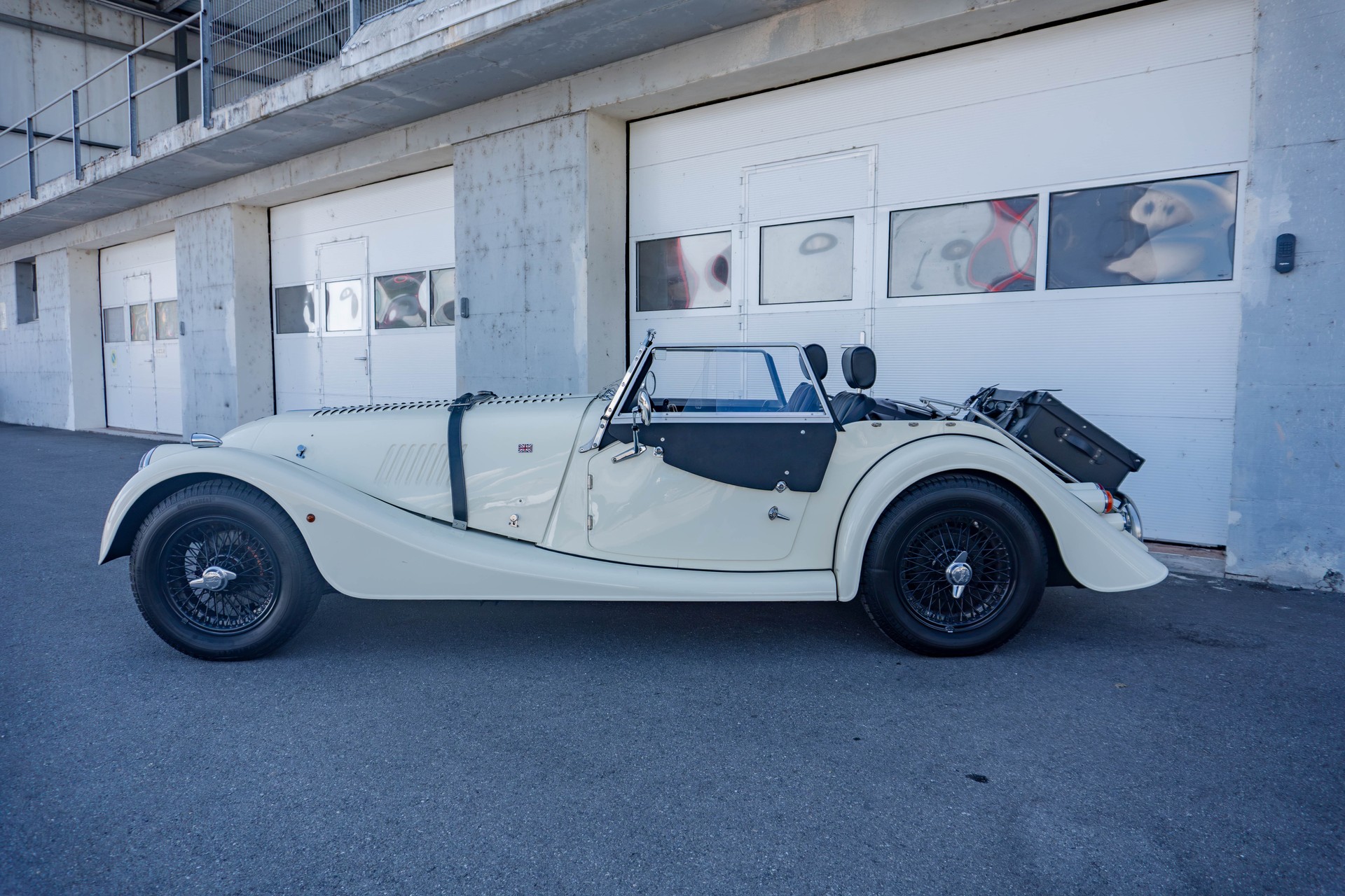 MORGAN 4/4 1.6 Sport-showroom-element-1