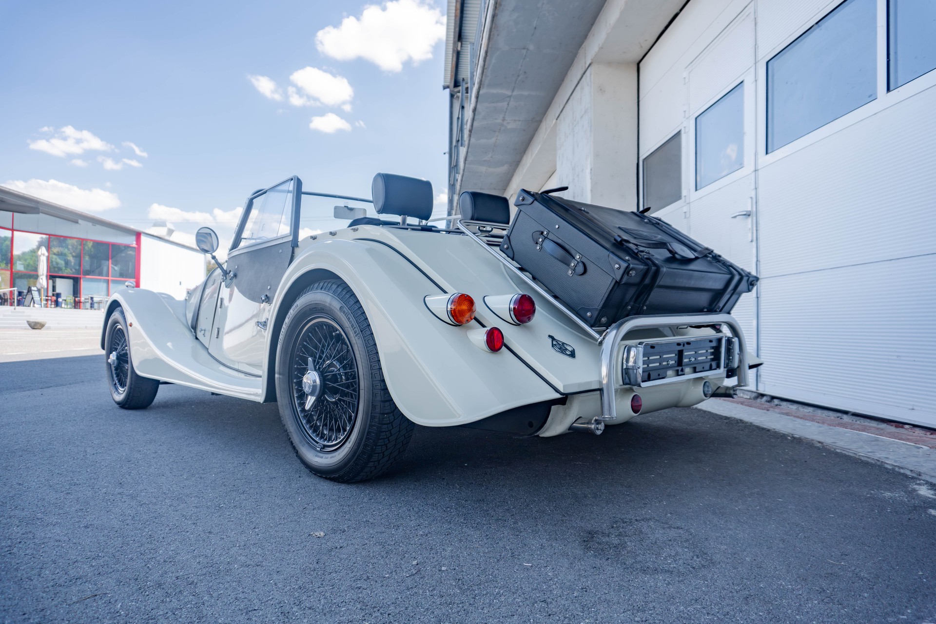 MORGAN 4/4 1.6 Sport-showroom-element-2