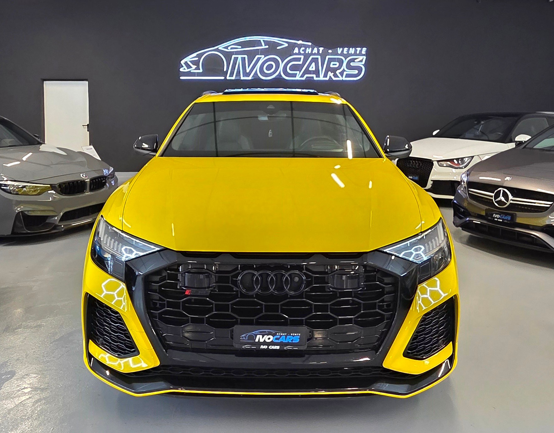 AUDI RSQ8 quattro tiptronic