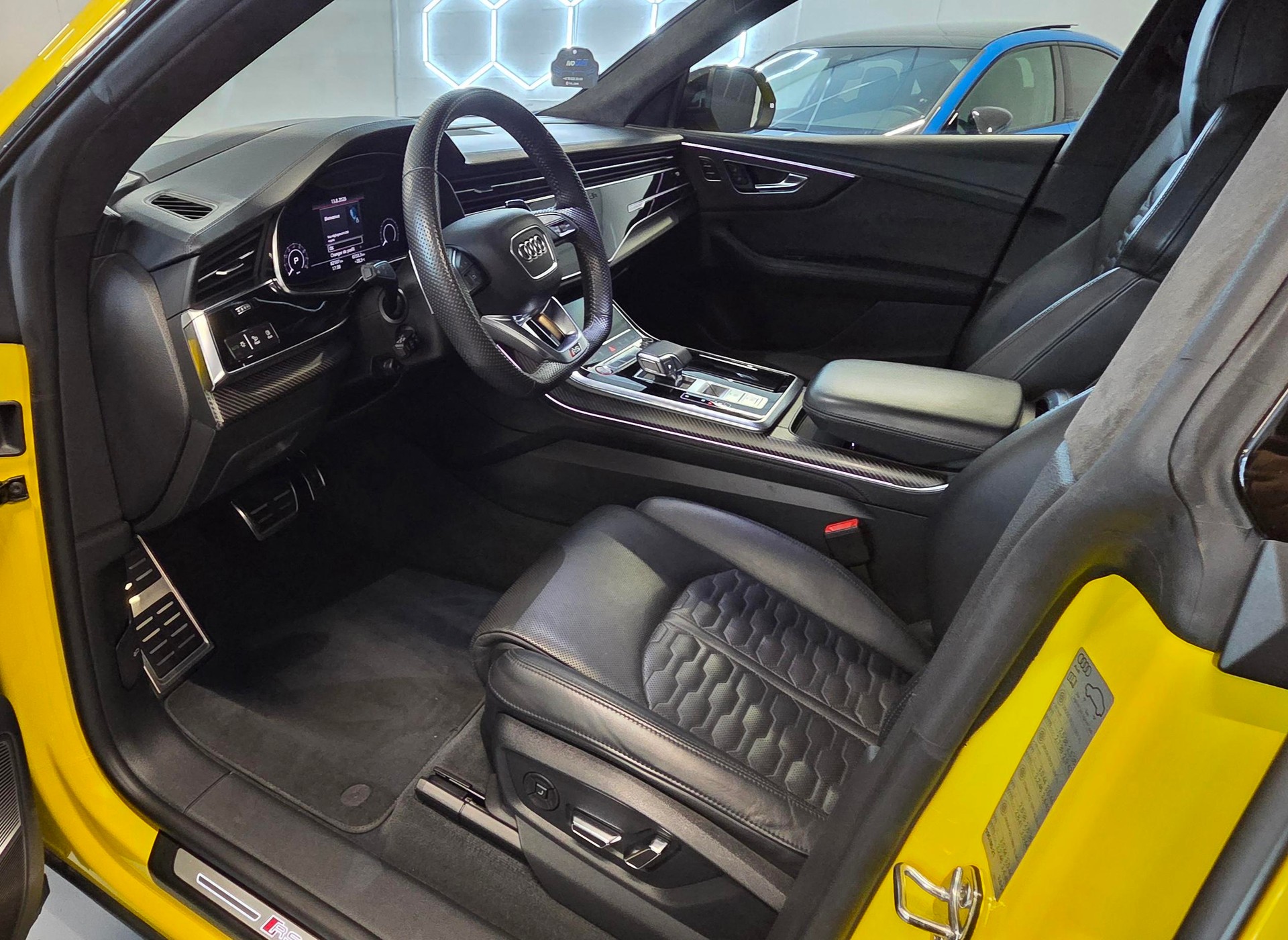 AUDI RSQ8 quattro tiptronic-image-4