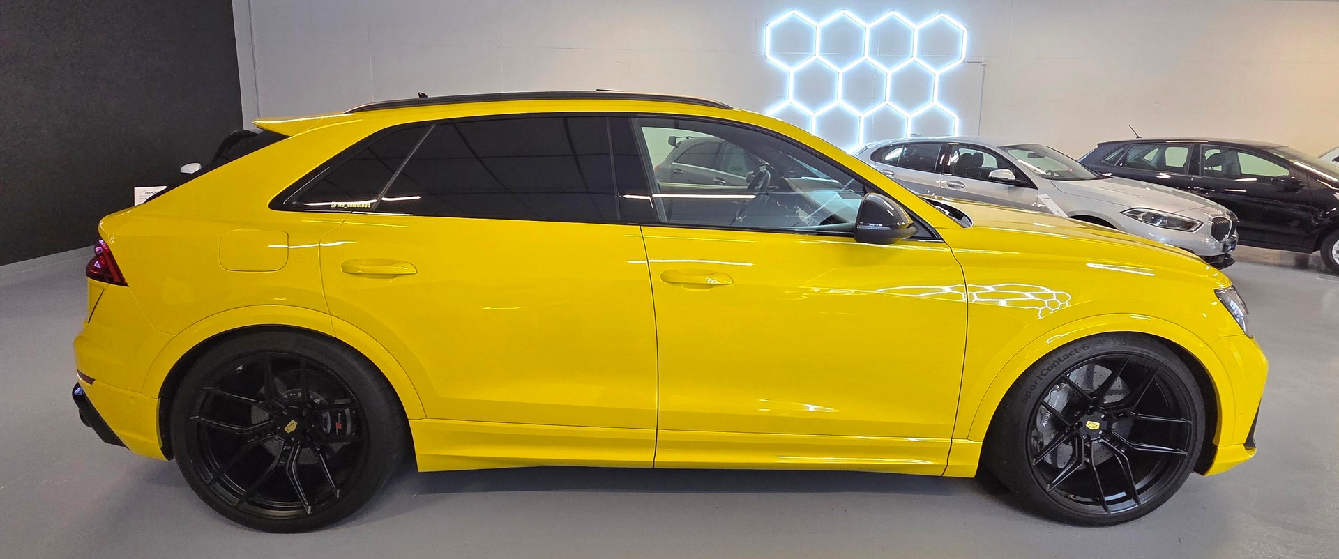 AUDI RSQ8 quattro tiptronic-image-2