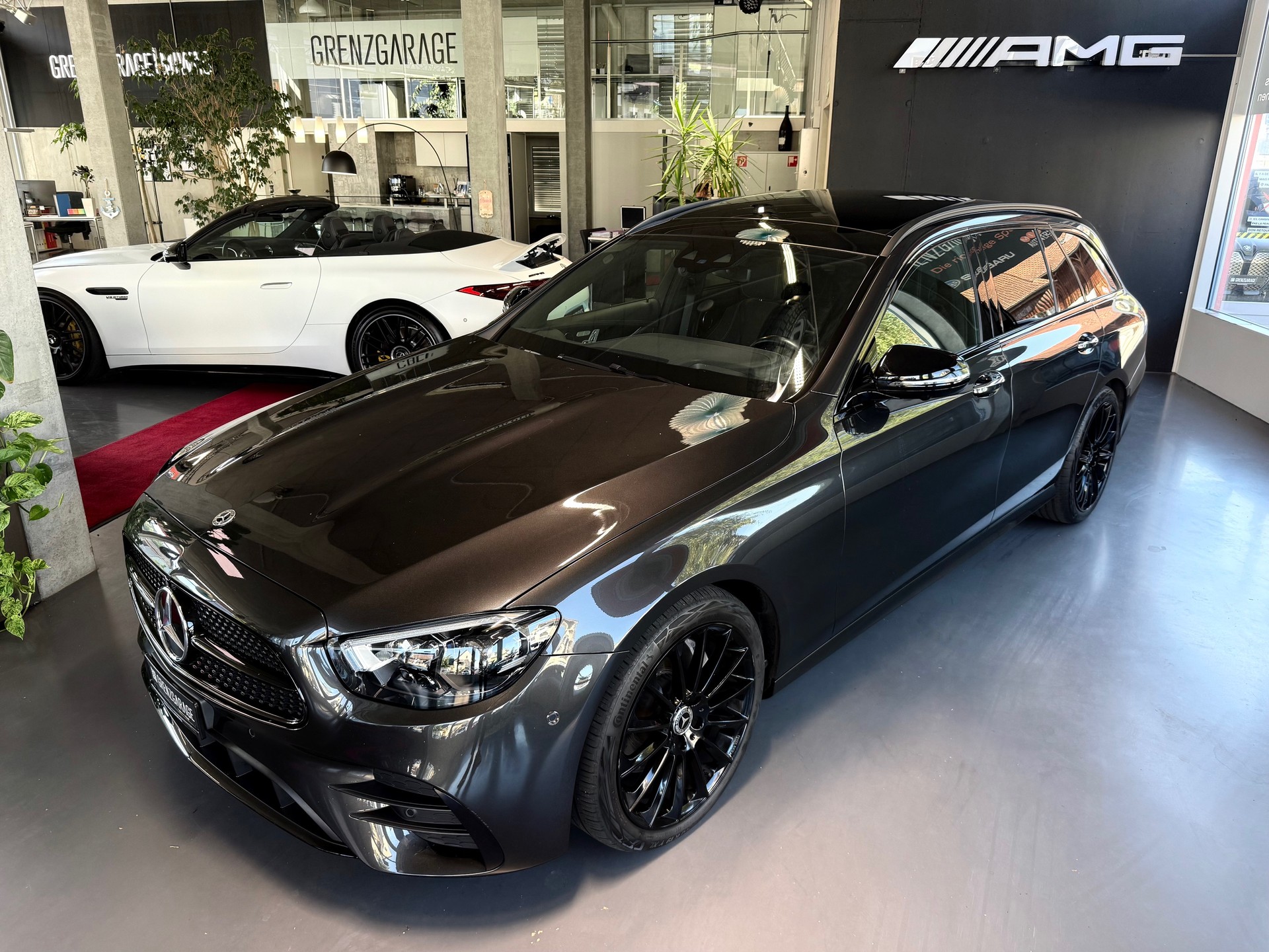 MERCEDES-BENZ E 220 d T 4Matic AMG Line 9G-Tronic