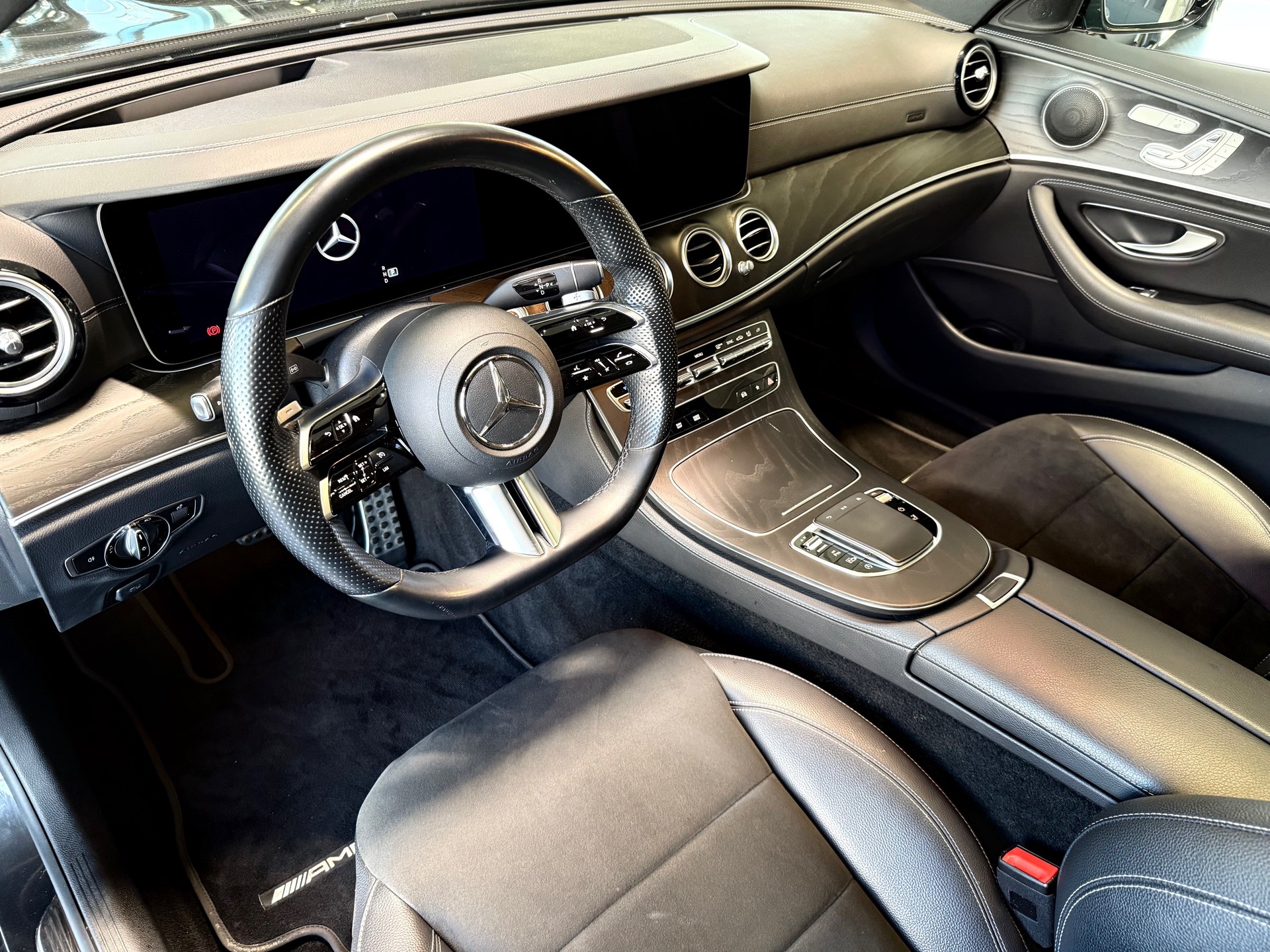 MERCEDES-BENZ E 220 d T 4Matic AMG Line 9G-Tronic-image-9