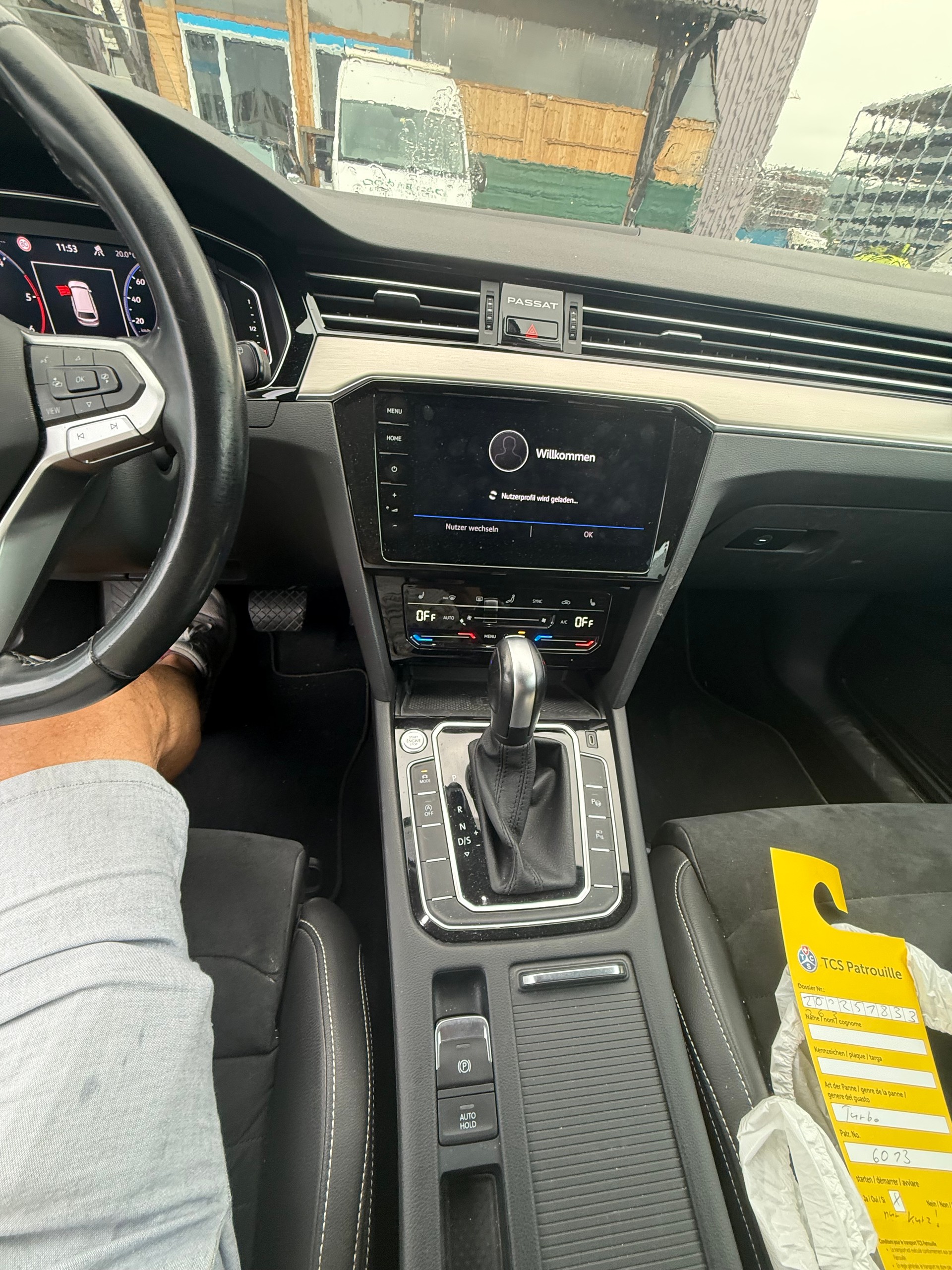 VW Passat 2.0 TDI BMT Elegance 4Motion DSG-image-13
