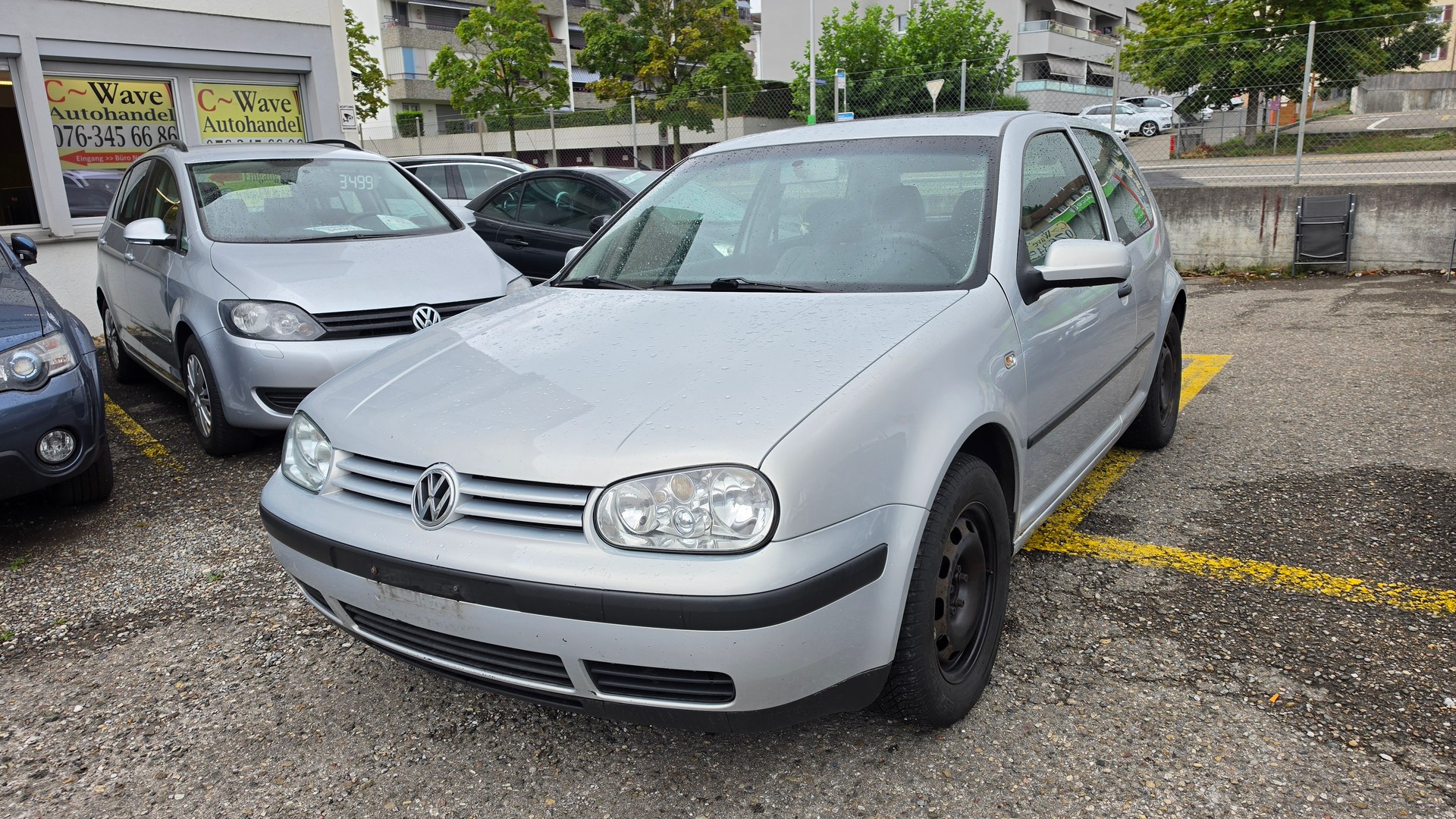 VW Golf 1.6-showroom-element-1