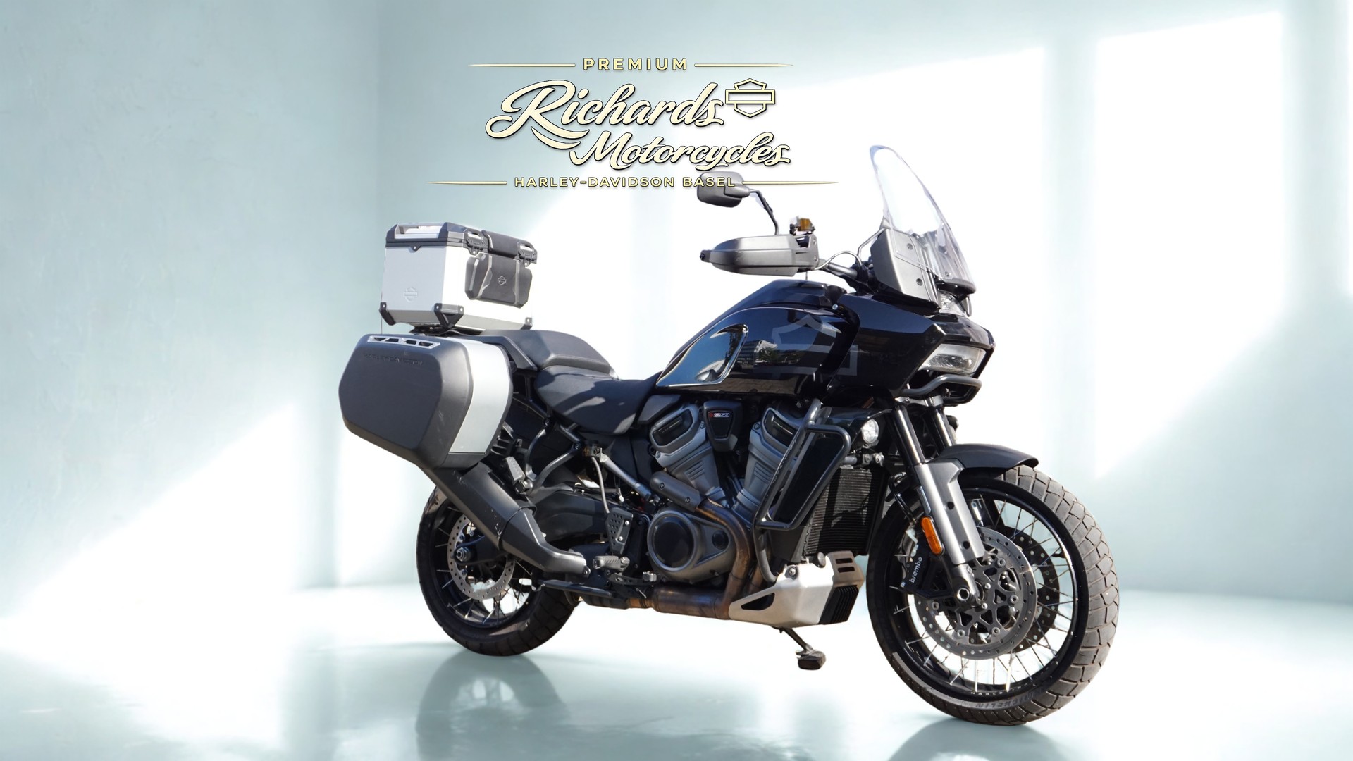HARLEY-DAVIDSON RA Pan America 1250 Special-showroom-element-1