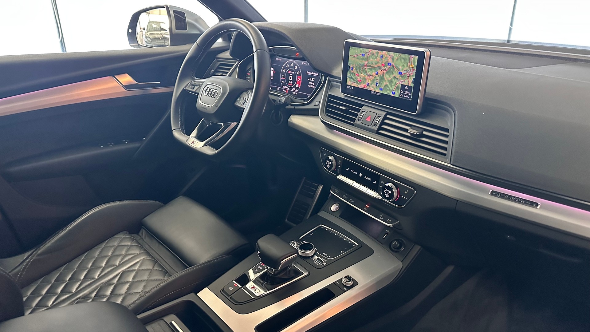 AUDI SQ5 3.0 V6 TFSI quattro T-Tronic-showroom-element-3