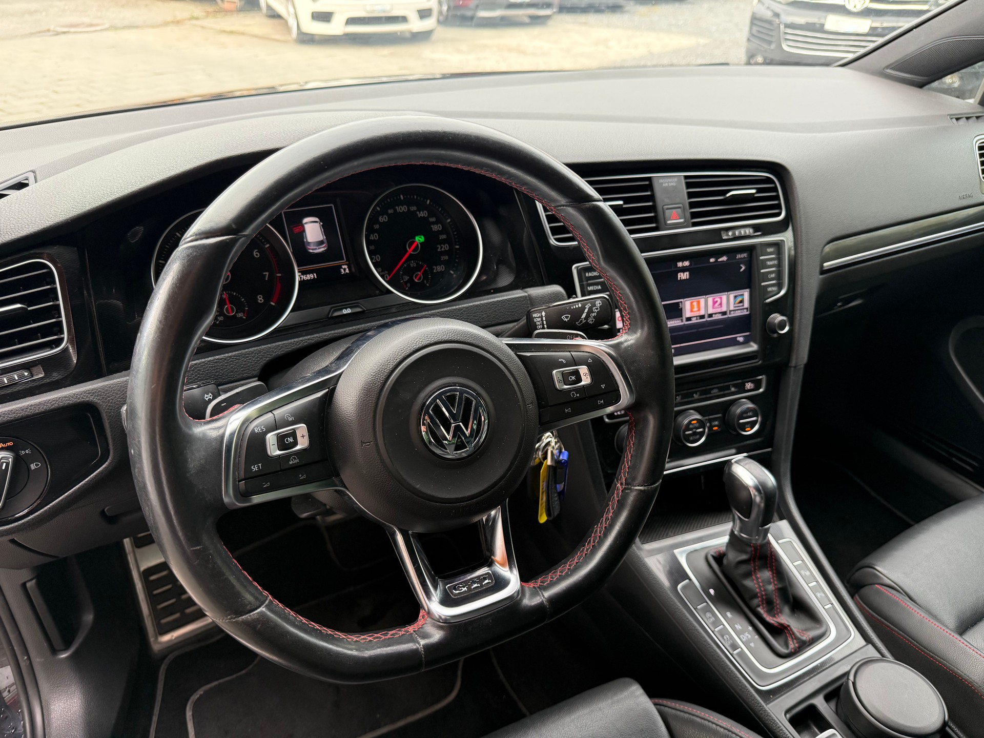 VW Golf 2.0 TSI GTI DSG-image-25