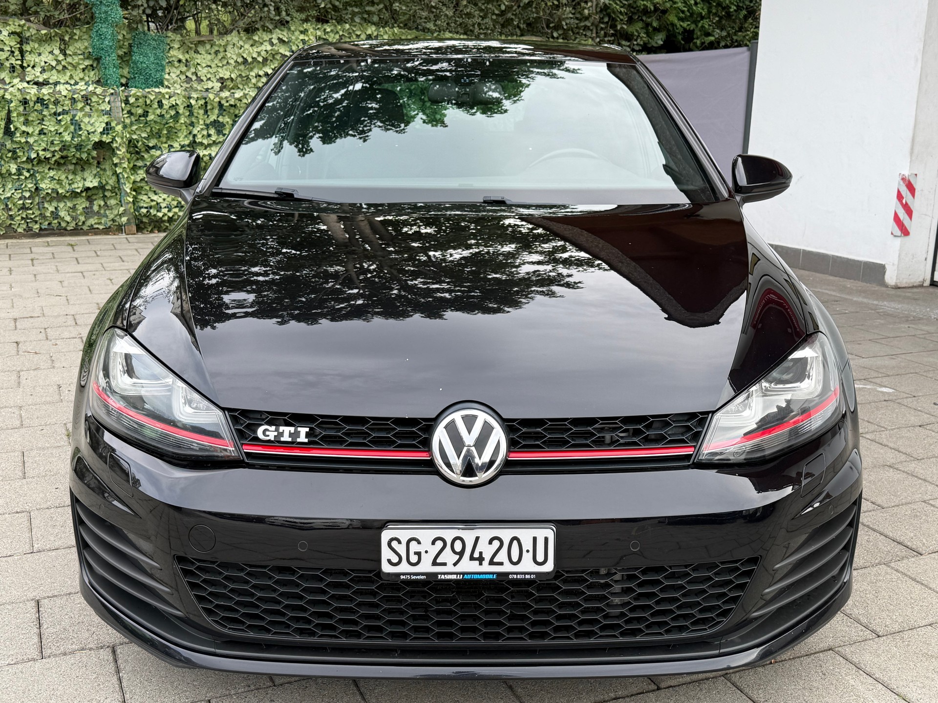 VW Golf 2.0 TSI GTI DSG-showroom-element-2