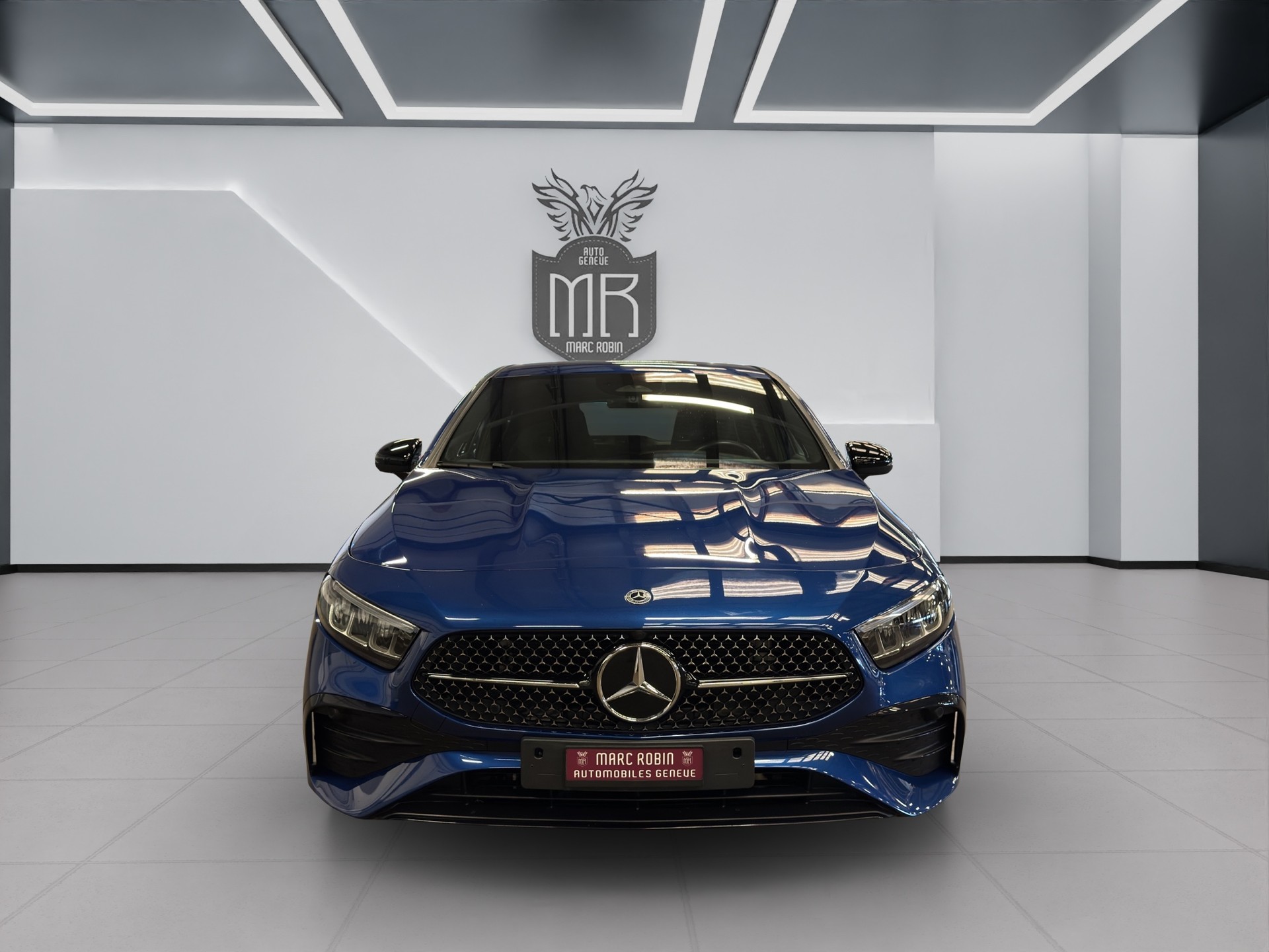 MERCEDES-BENZ A 200 7G-DCT-showroom-element-1