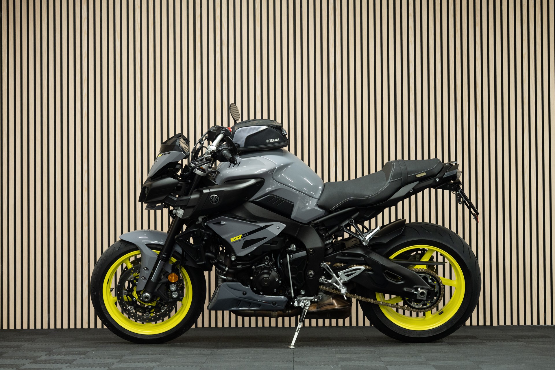 YAMAHA MT-10-image-1