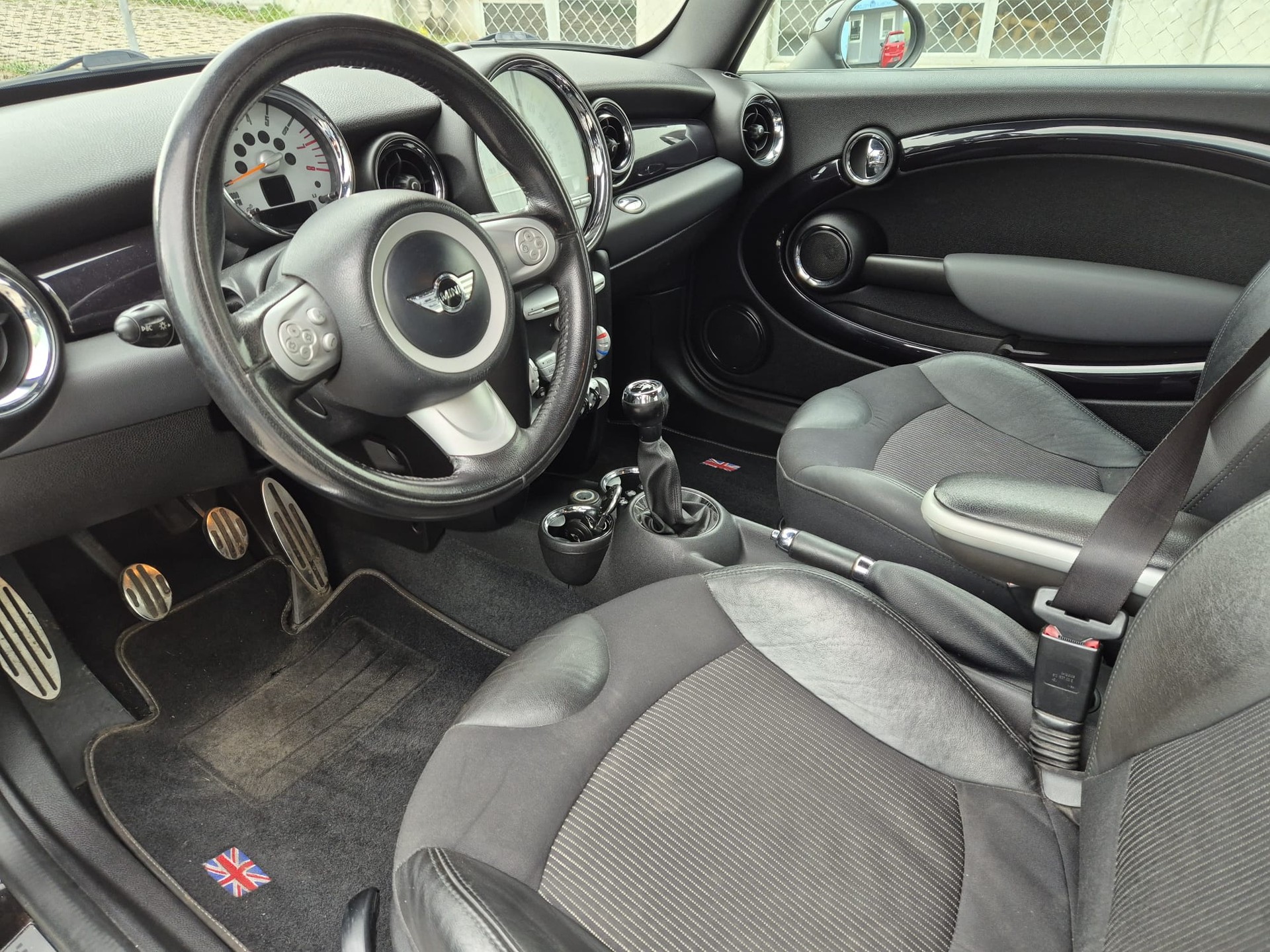 MINI Cooper S-image-9