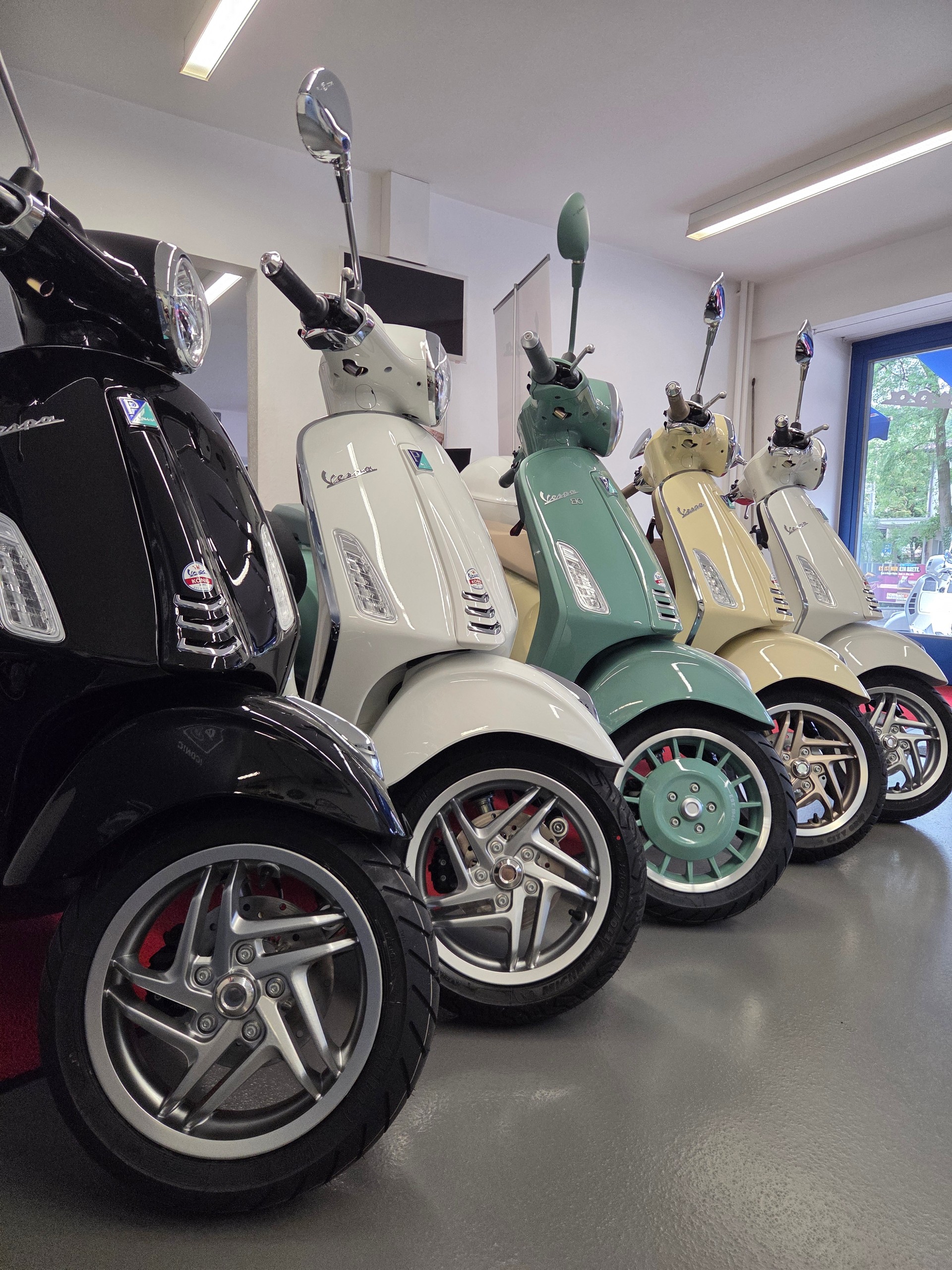 PIAGGIO Vespa 125 Primavera Euro 5+-image-0