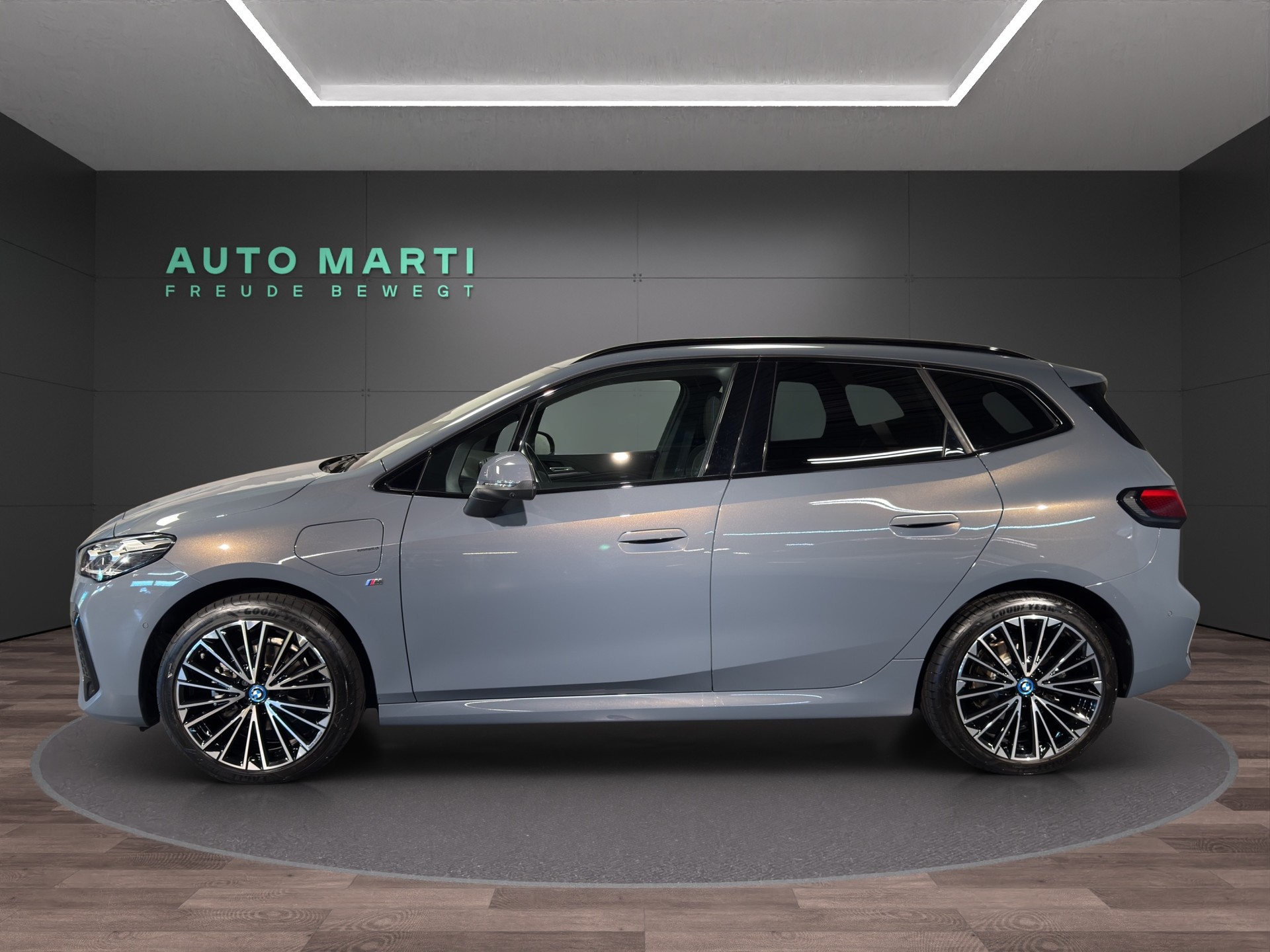 BMW 225e xDrive Active Tourer M Sport-showroom-element-2