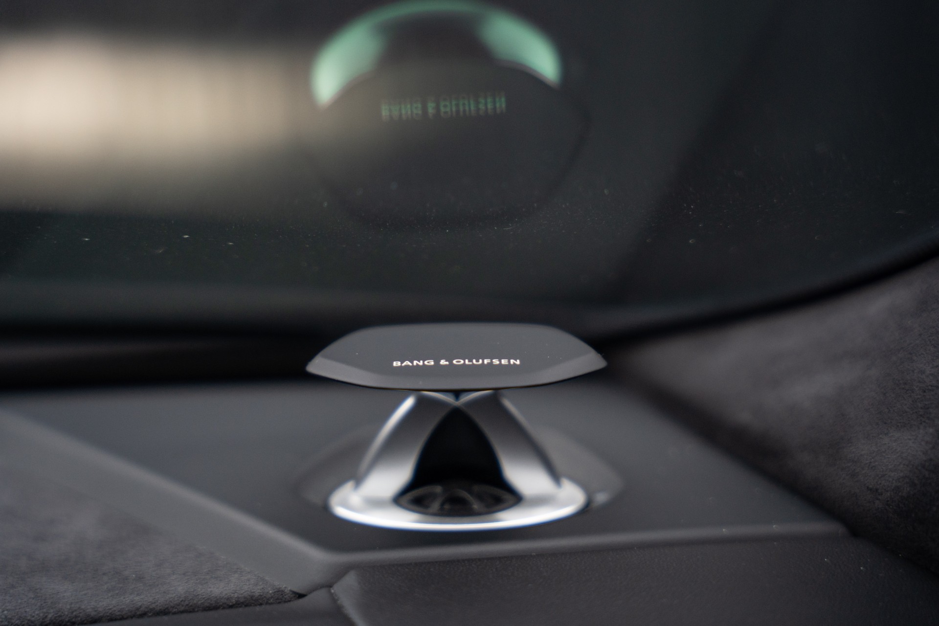 LAMBORGHINI Urus E-Gear-image-12