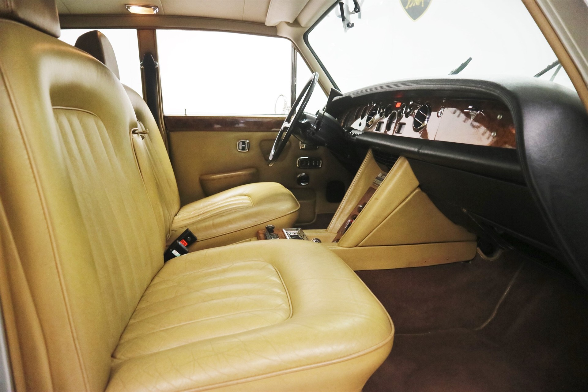 ROLLS-ROYCE Silver Shadow-image-5