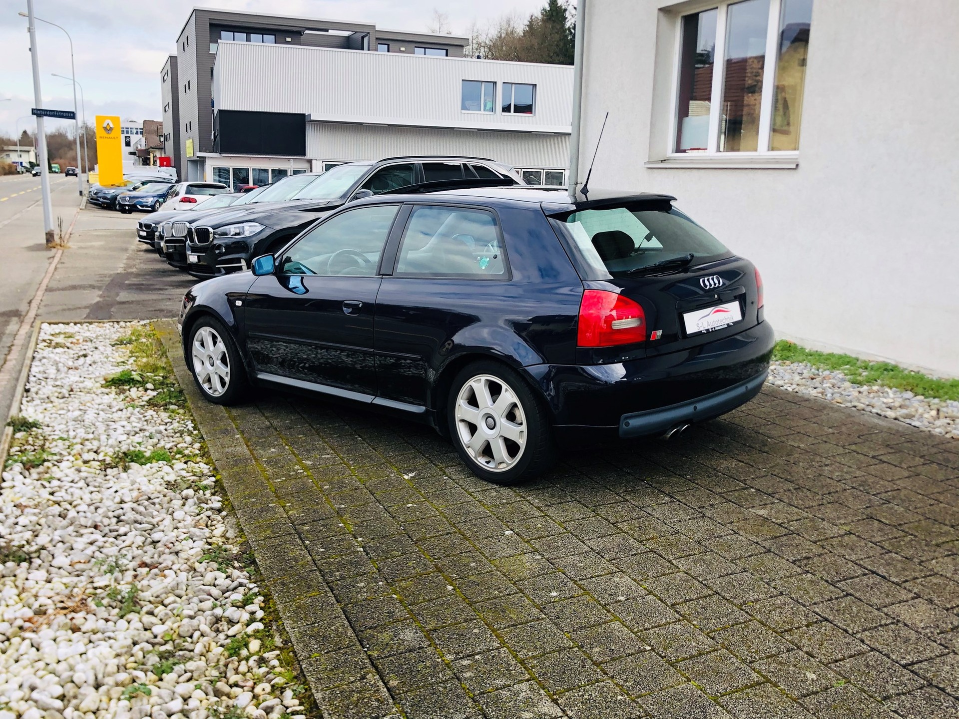 AUDI S3 quattro-showroom-element-3