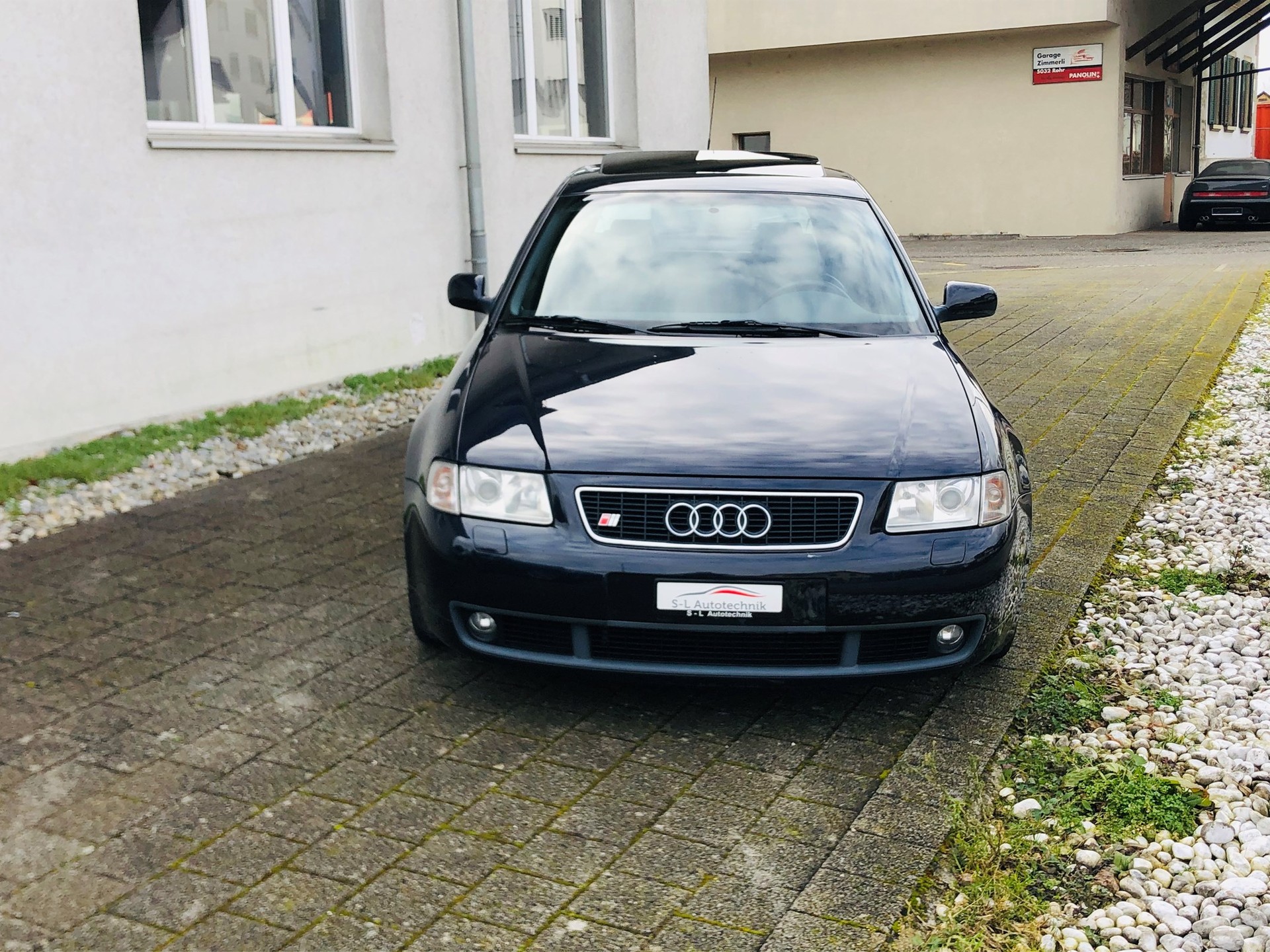 AUDI S3 quattro-showroom-element-1
