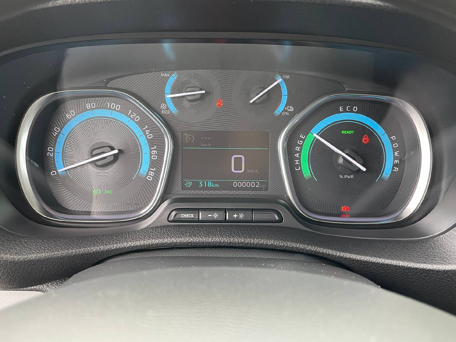 PEUGEOT e-Expert Kaw. Standard 75 kWh-image-6