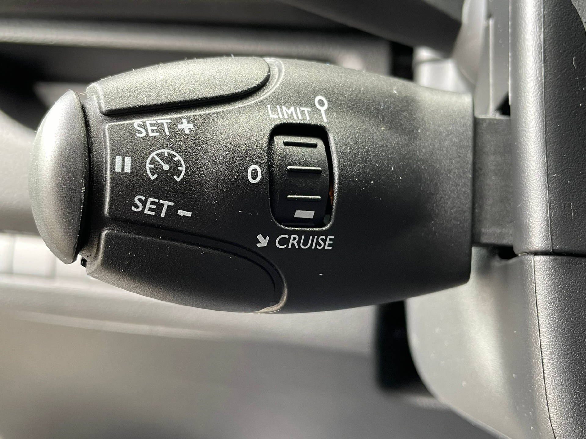 PEUGEOT e-Expert Kaw. Standard 75 kWh-image-7