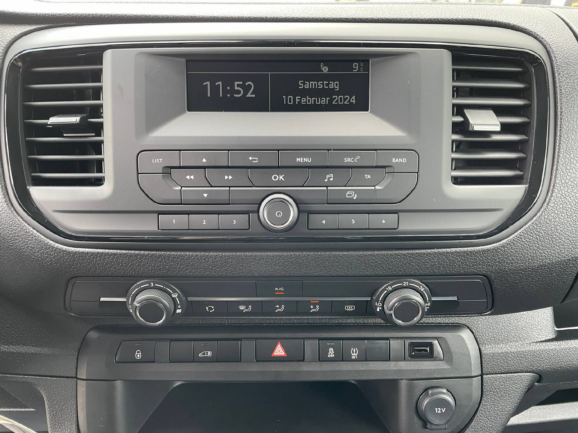 PEUGEOT e-Expert Kaw. Standard 75 kWh-image-10
