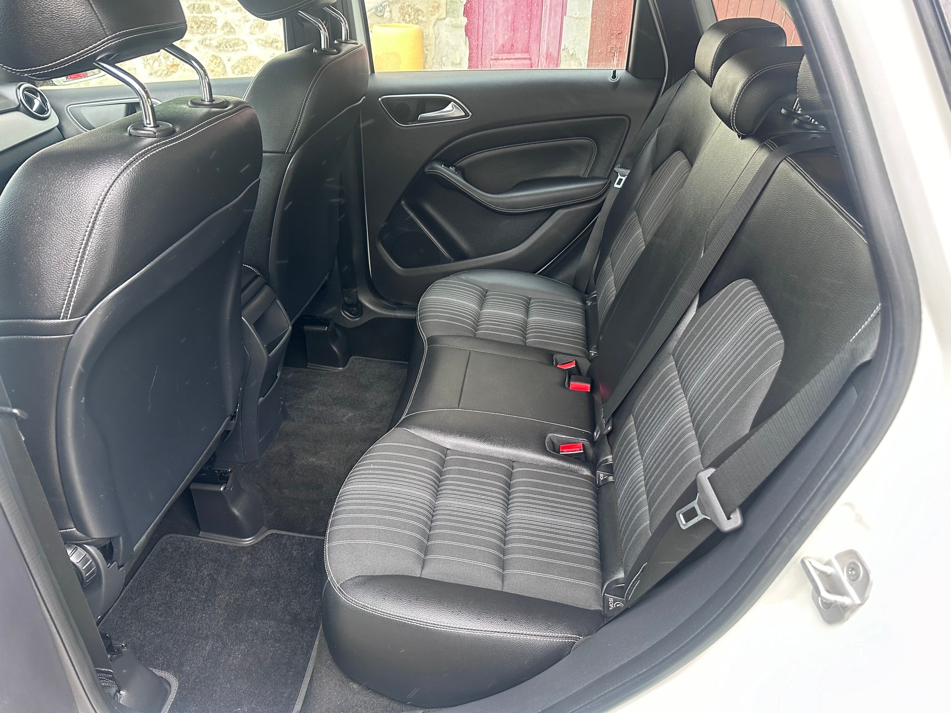 MERCEDES-BENZ B 200 7G-DCT-image-6