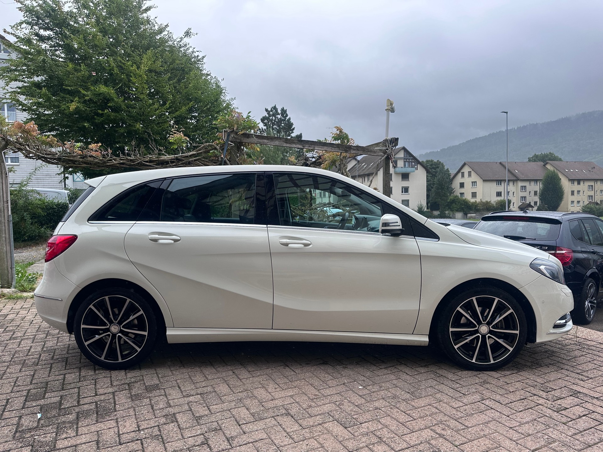 MERCEDES-BENZ B 200 7G-DCT-image-4