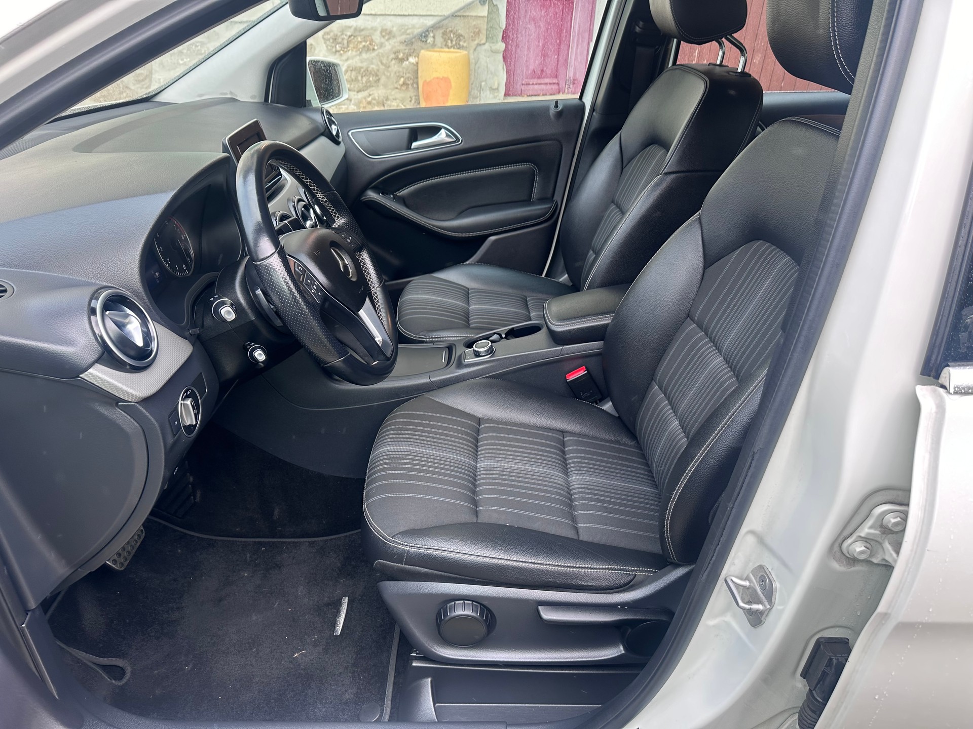 MERCEDES-BENZ B 200 7G-DCT-image-5
