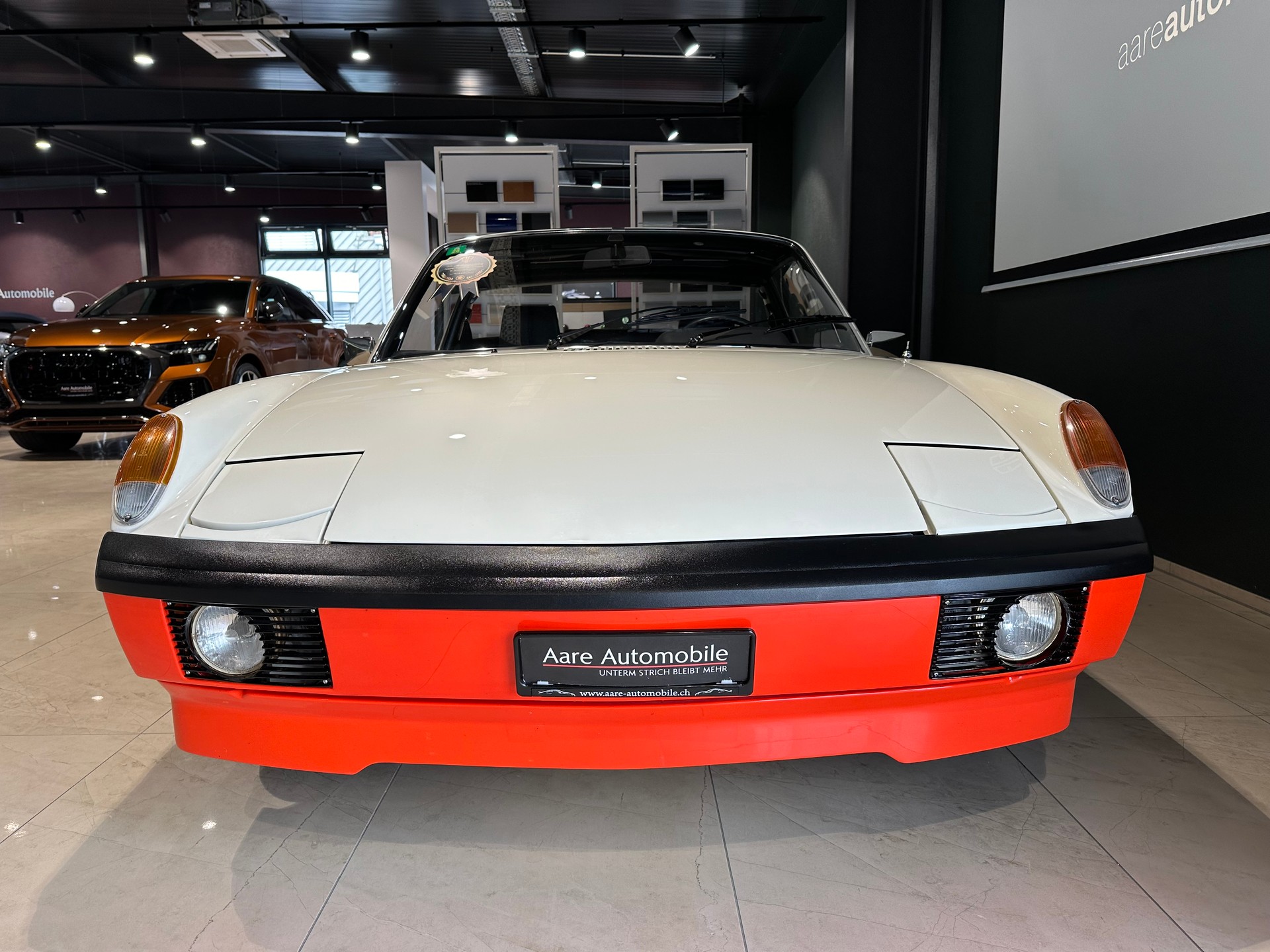 PORSCHE 914-showroom-element-1
