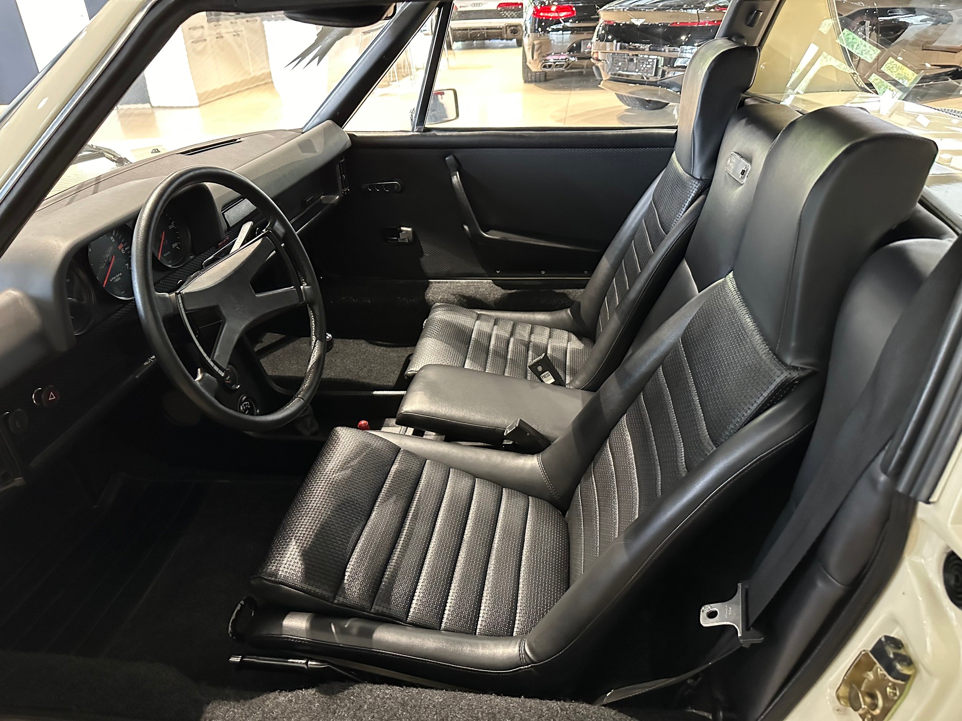 PORSCHE 914-image-11