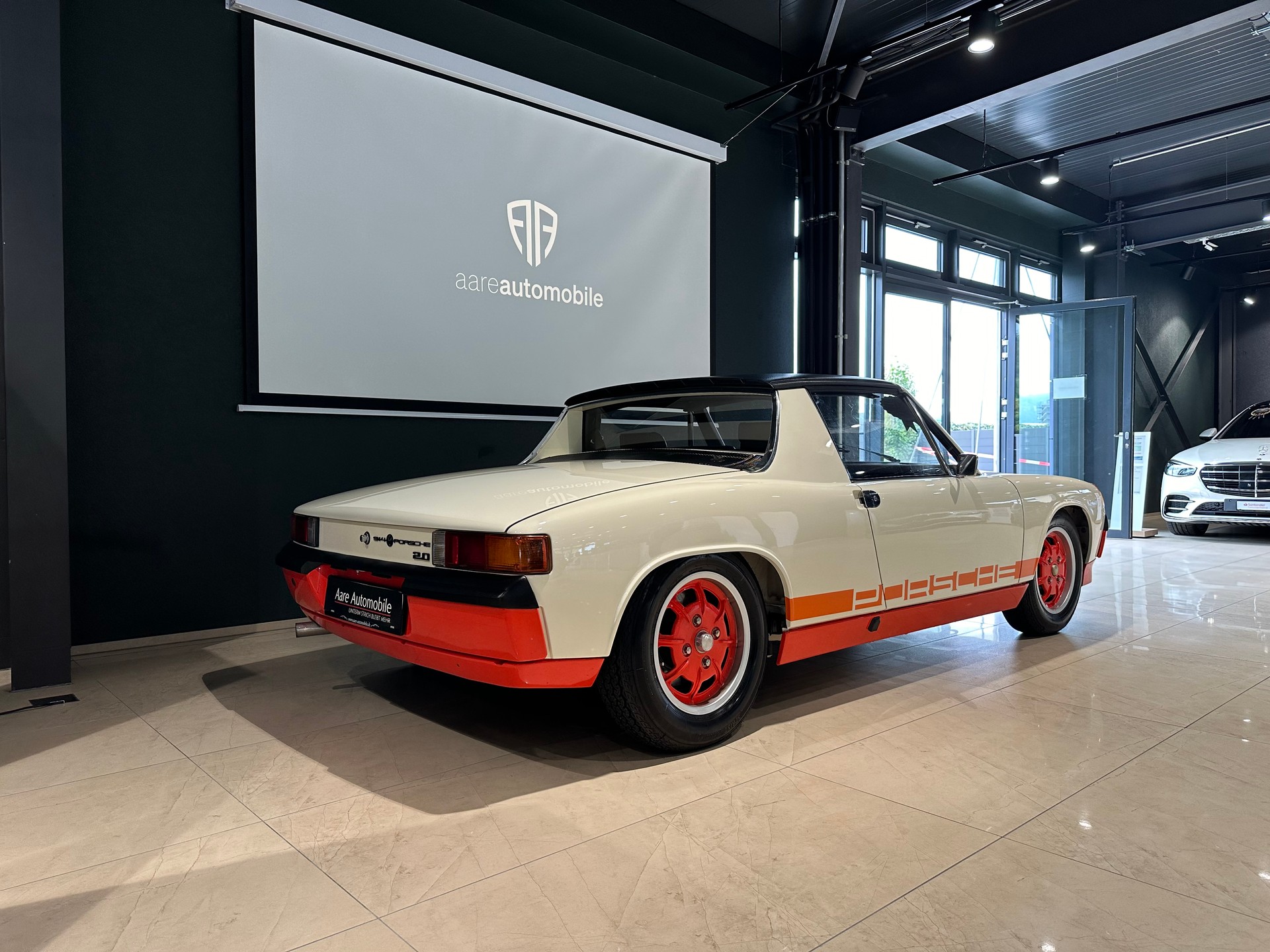 PORSCHE 914-showroom-element-3