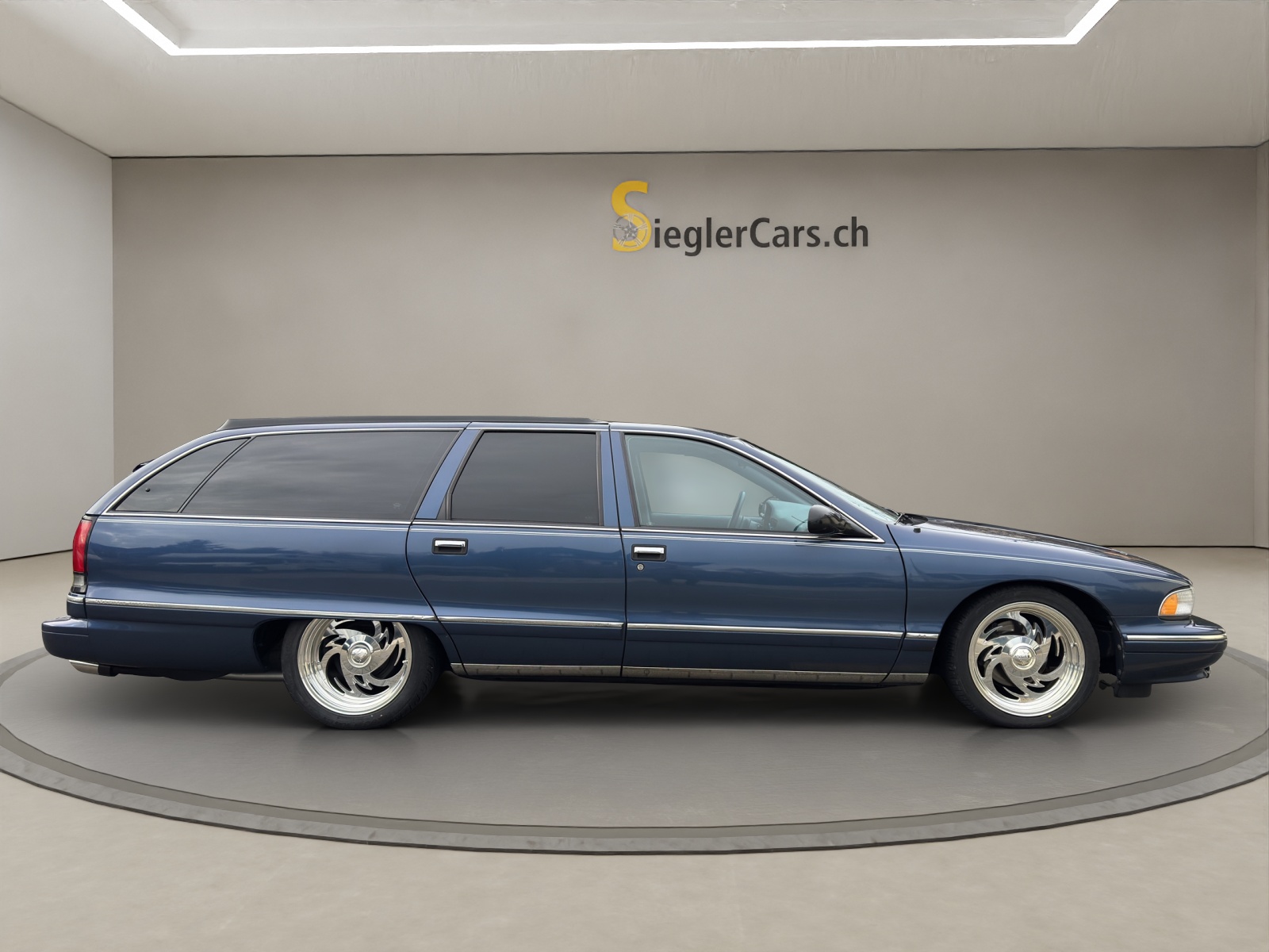 CHEVROLET Classic-image-2